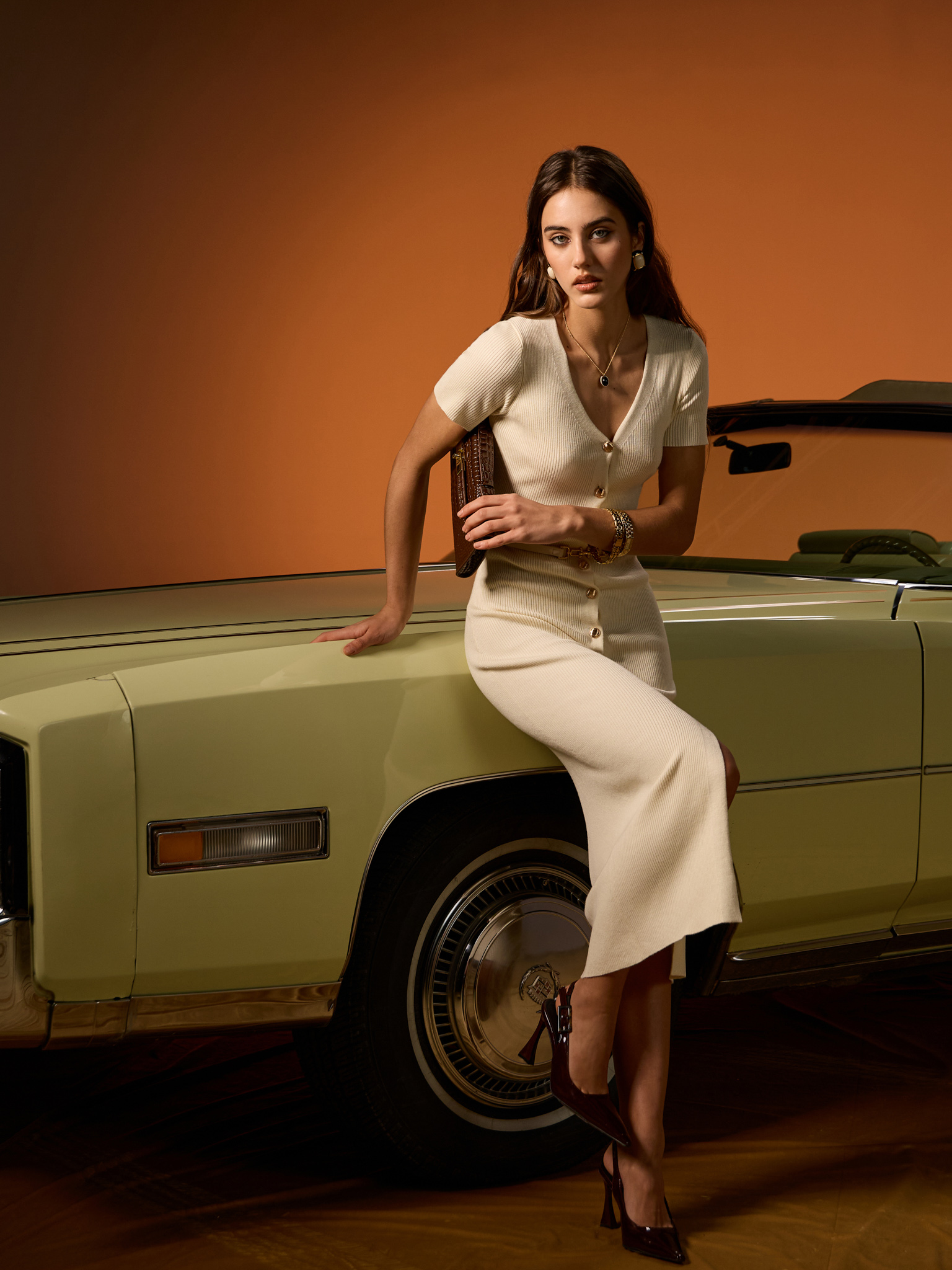 Knitted midi dress with buttons at the front and matching belt