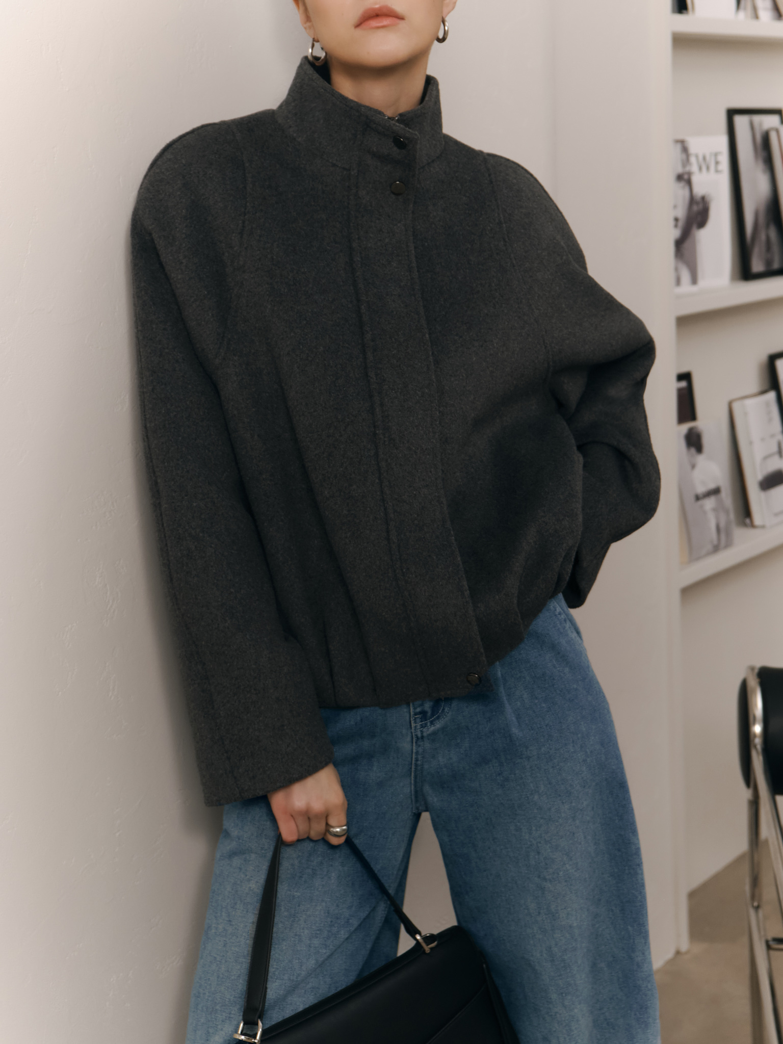 Свободный бомбер из шерстяной ткани