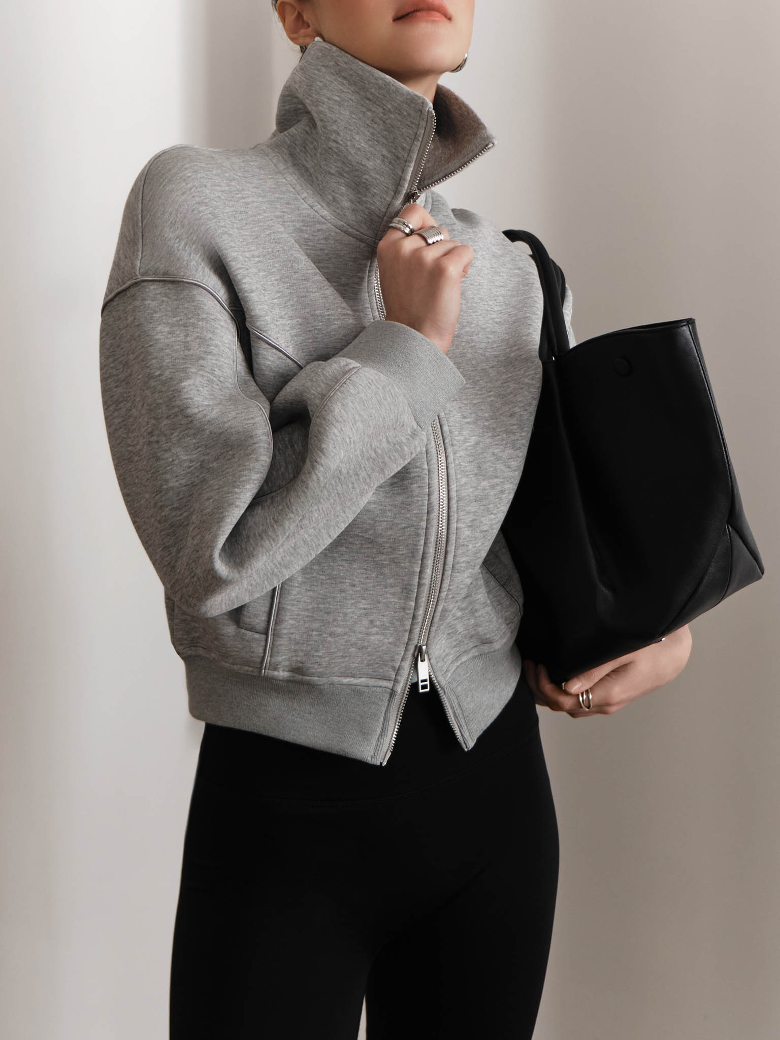 Худи с высоким воротником на молнии