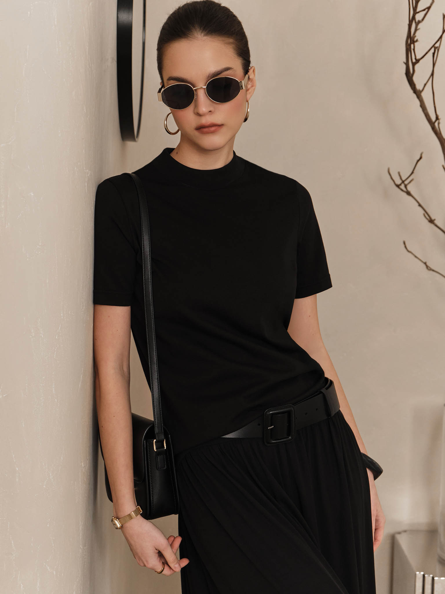 Loose T-shirt with wide collar