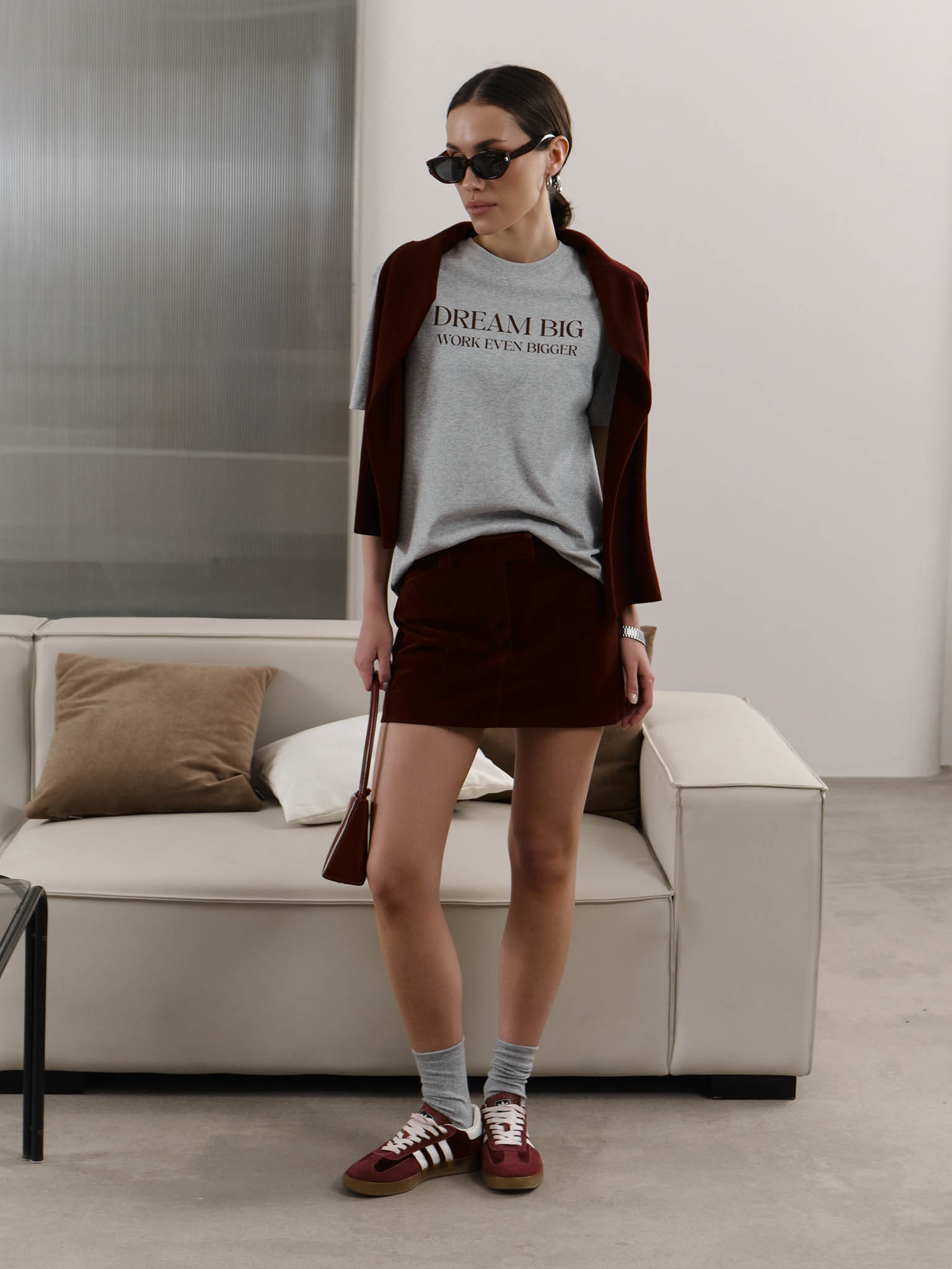 Straight T-shirt with lettering on the chest