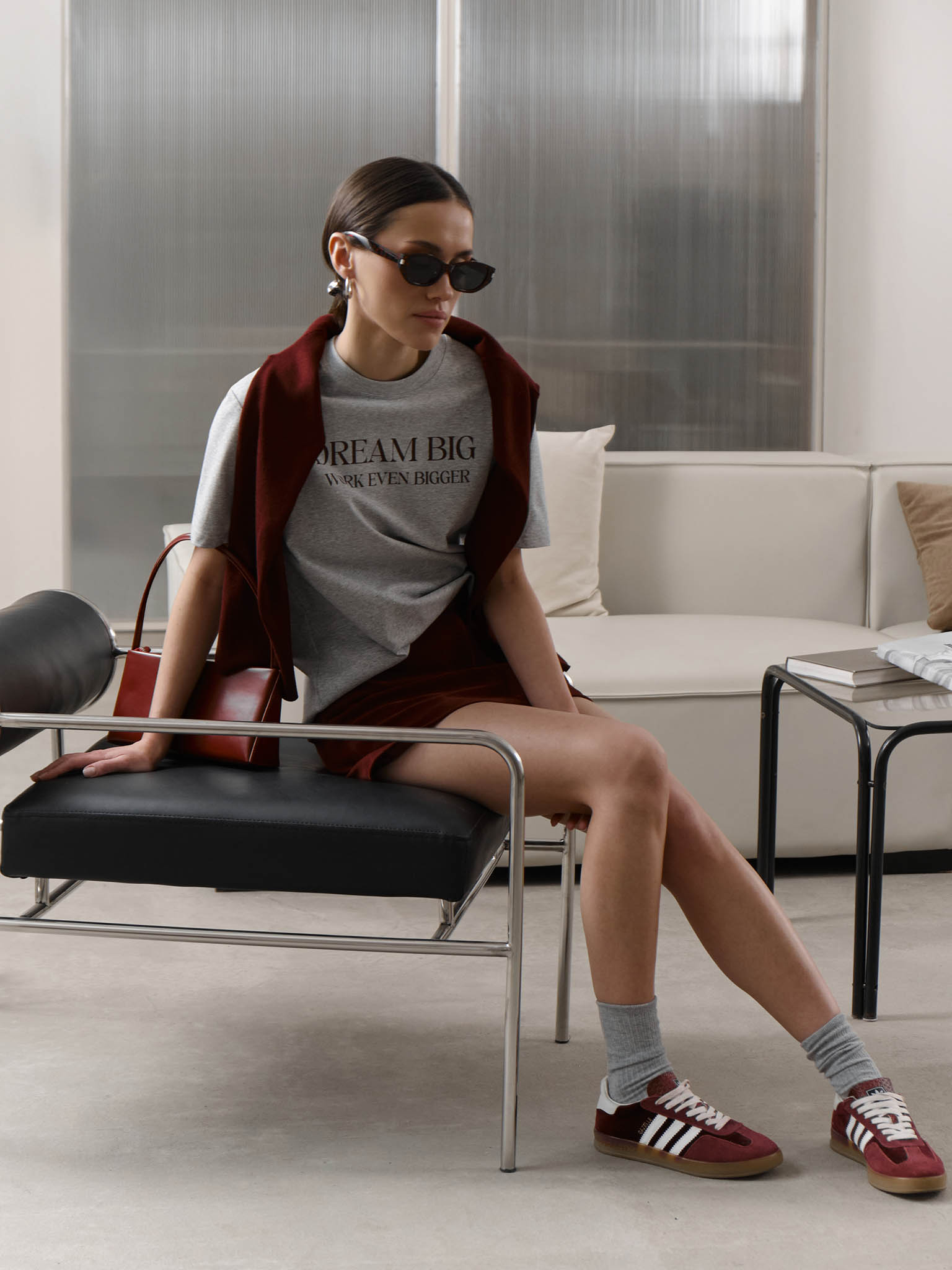 Straight T-shirt with lettering on the chest