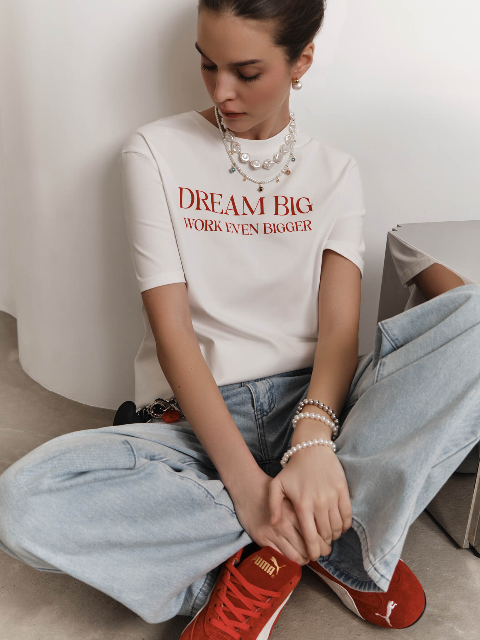 Straight T-shirt with lettering on the chest