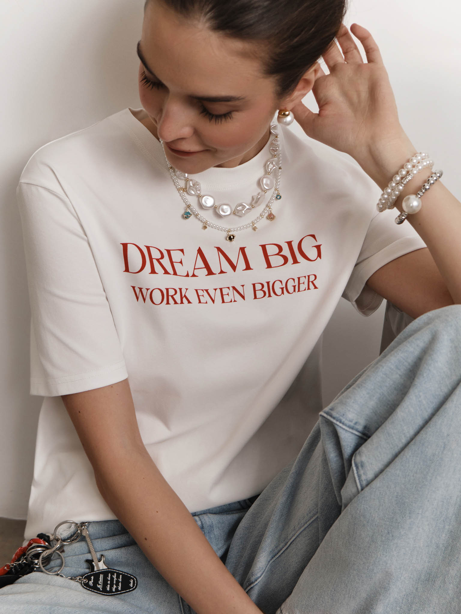 Straight T-shirt with lettering on the chest