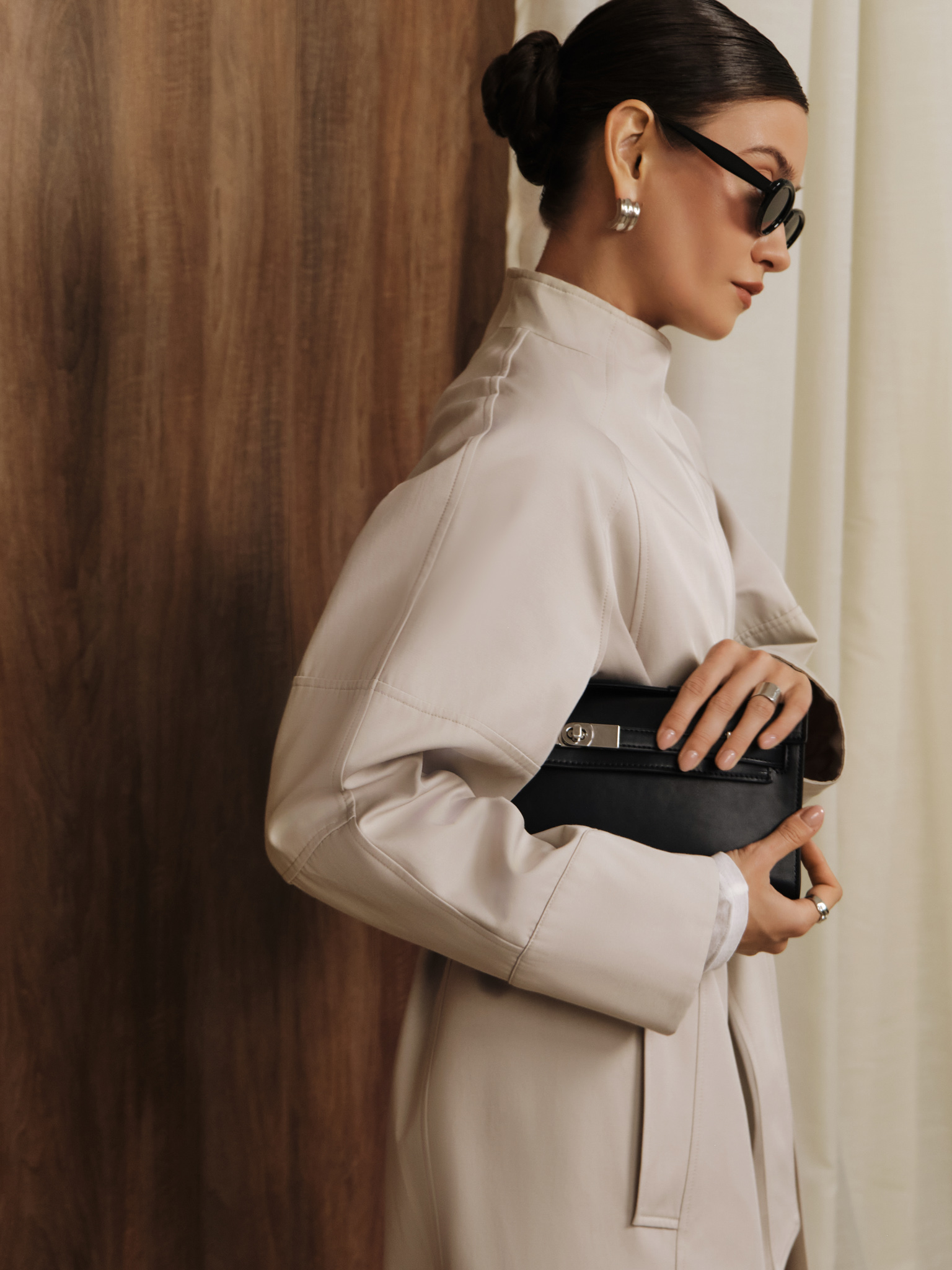 Maxi trench with tonal belt