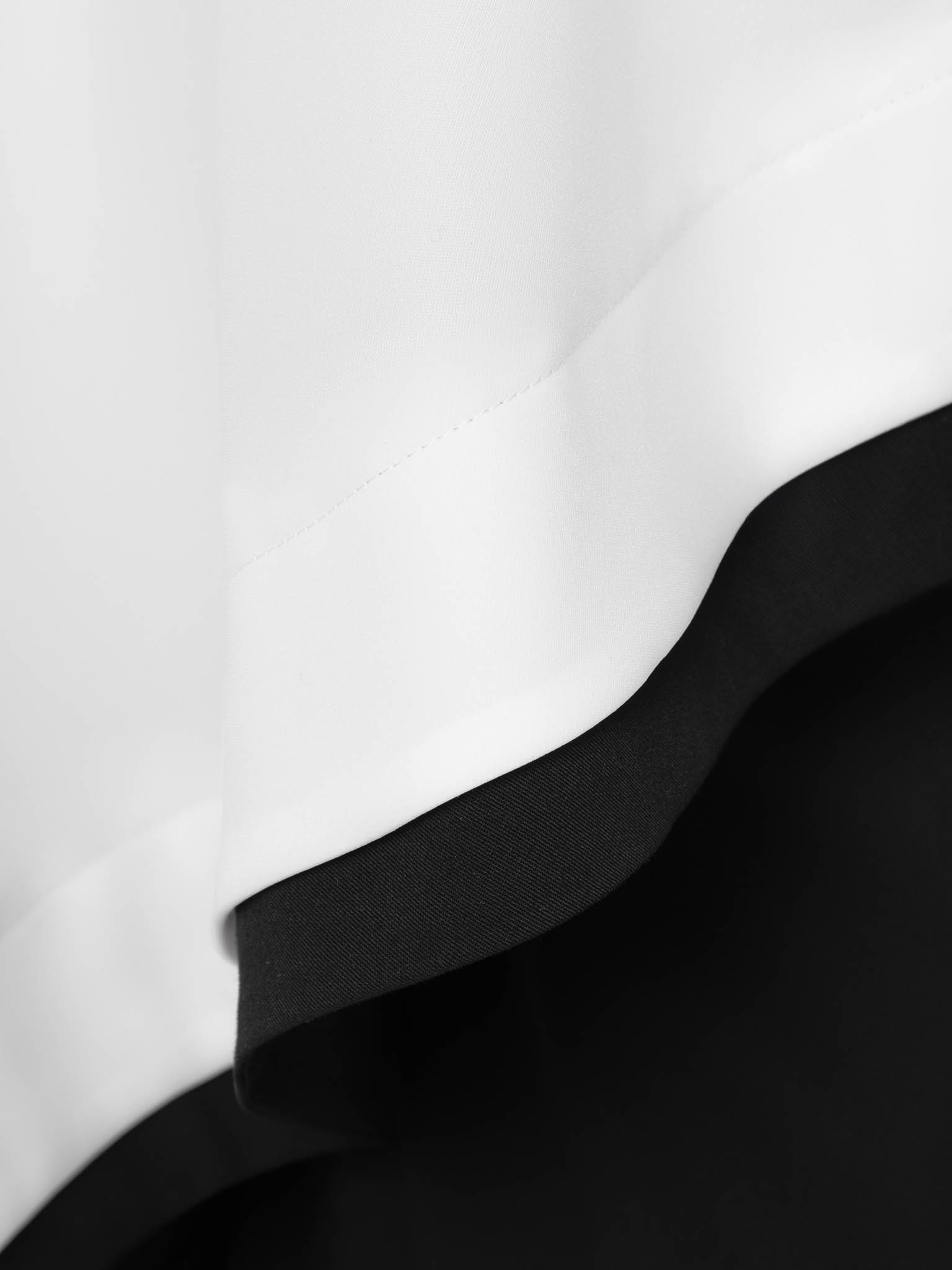 Maxi dress with contrasting cape