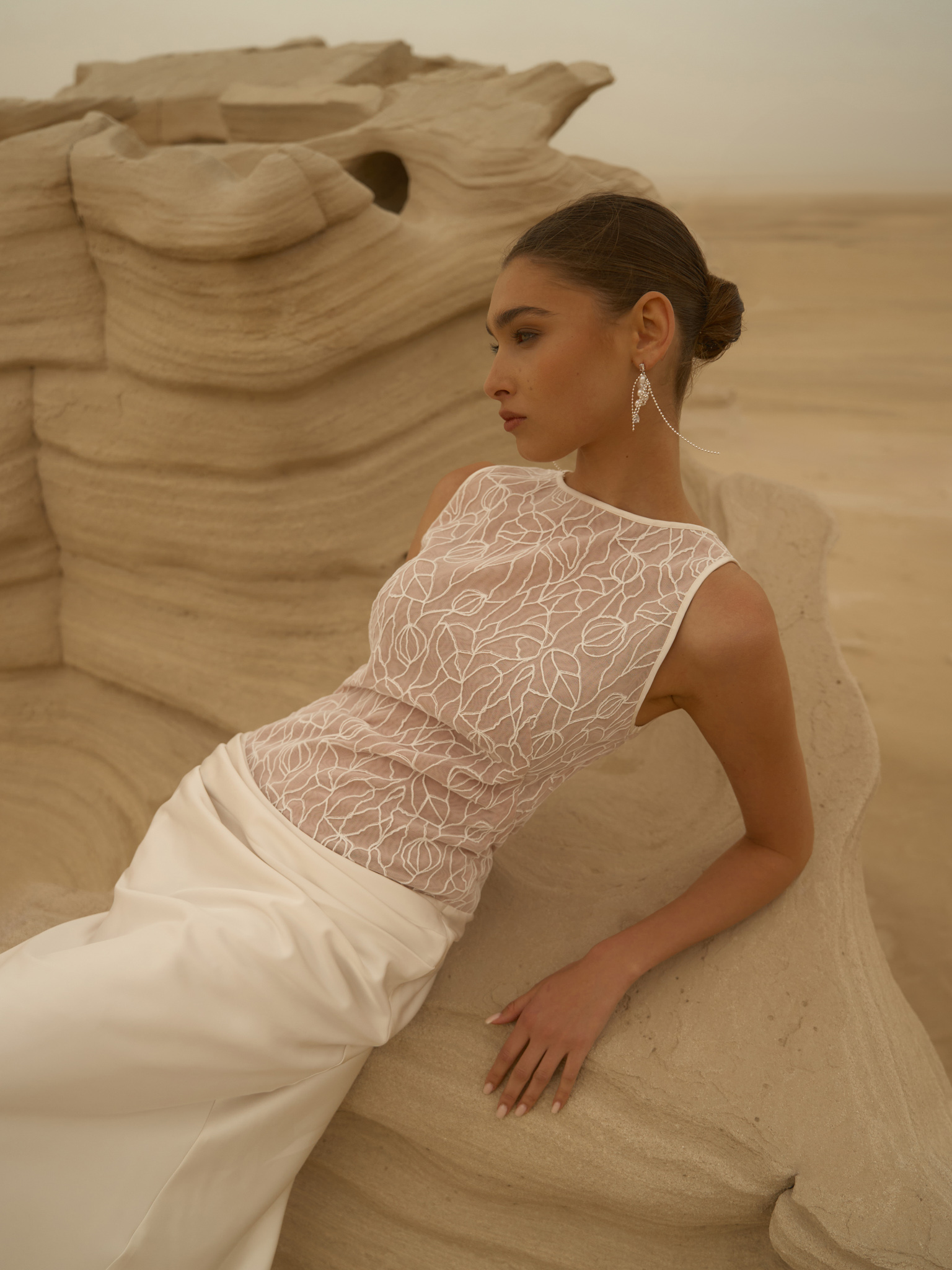 Sleeveless maxi dress with pattern on the bodice