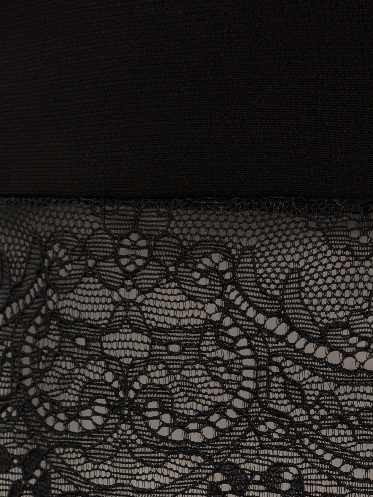 Mini strappy dress with lace decoration