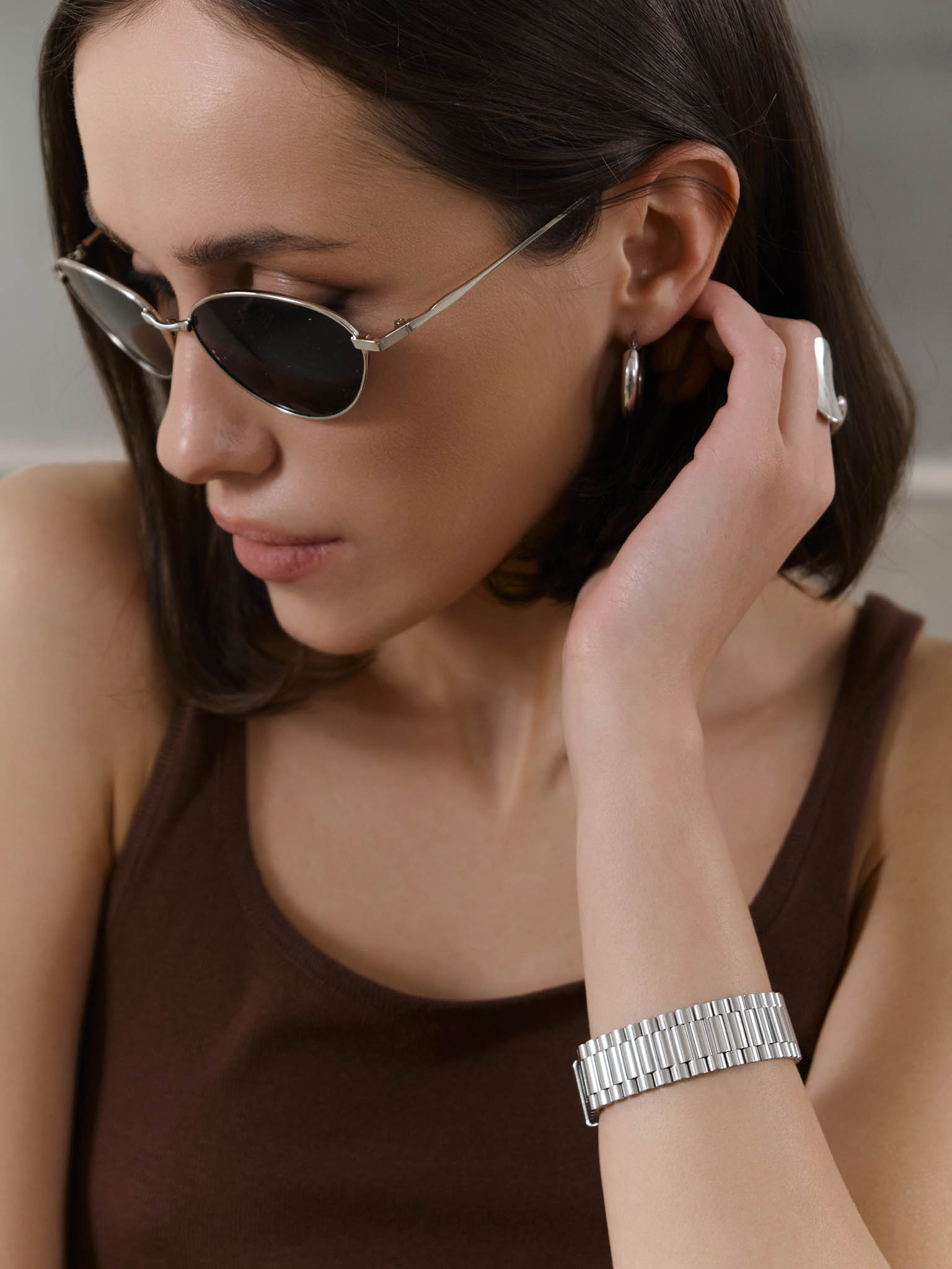 Sunglasses in metal frame with thin temples