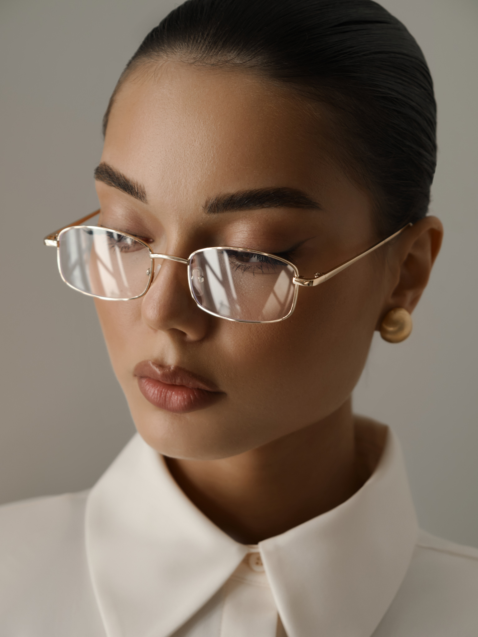 Decorative sunglasses with rectangular lenses