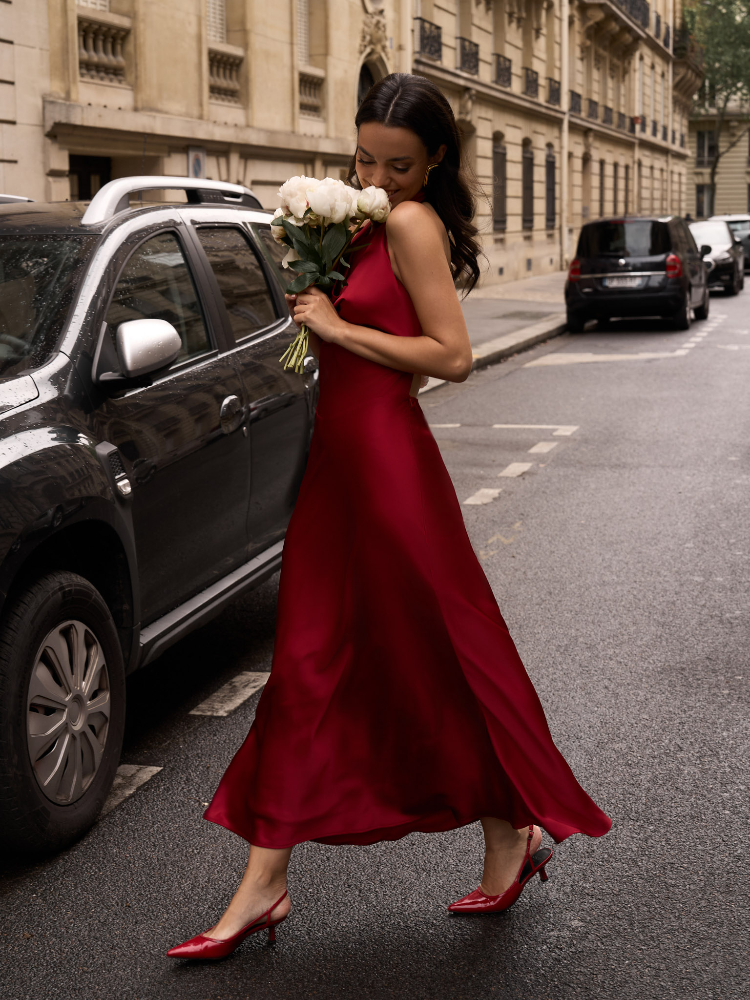 Satin maxi dress with pearl decor on the back