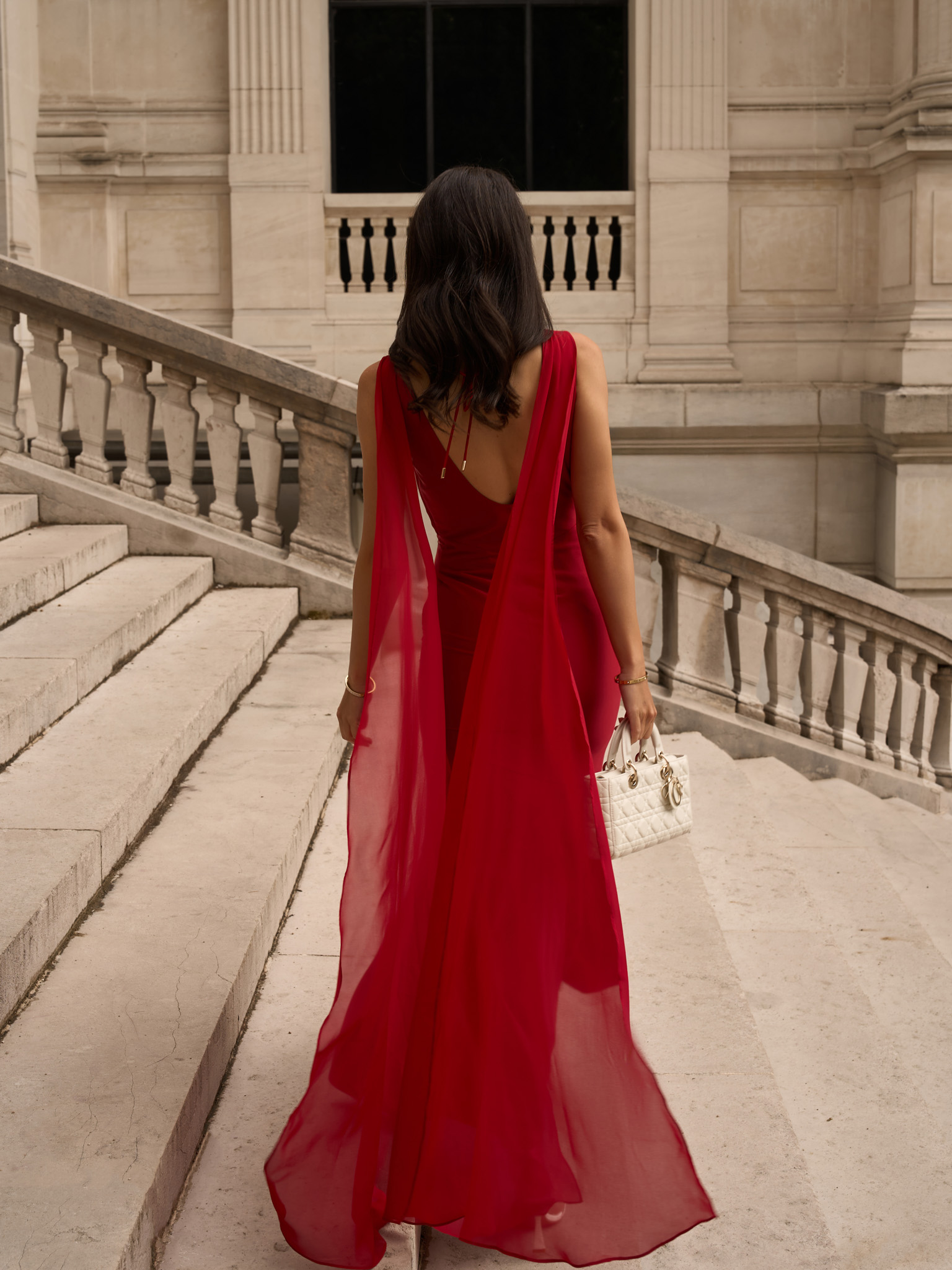 Maxi dress with ribbons on the shoulders