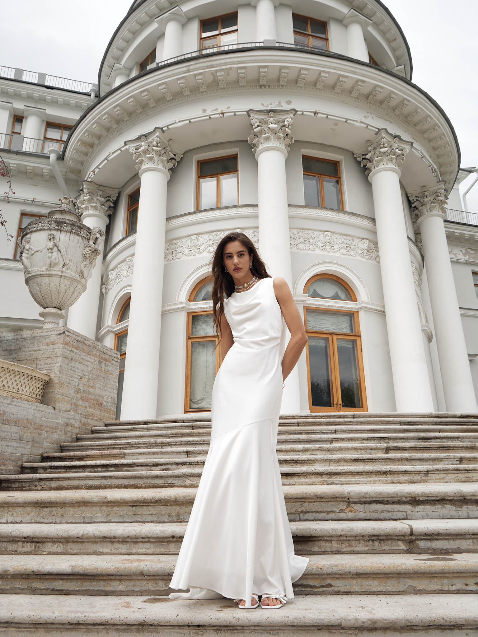 Maxi dress with ribbons on the shoulders