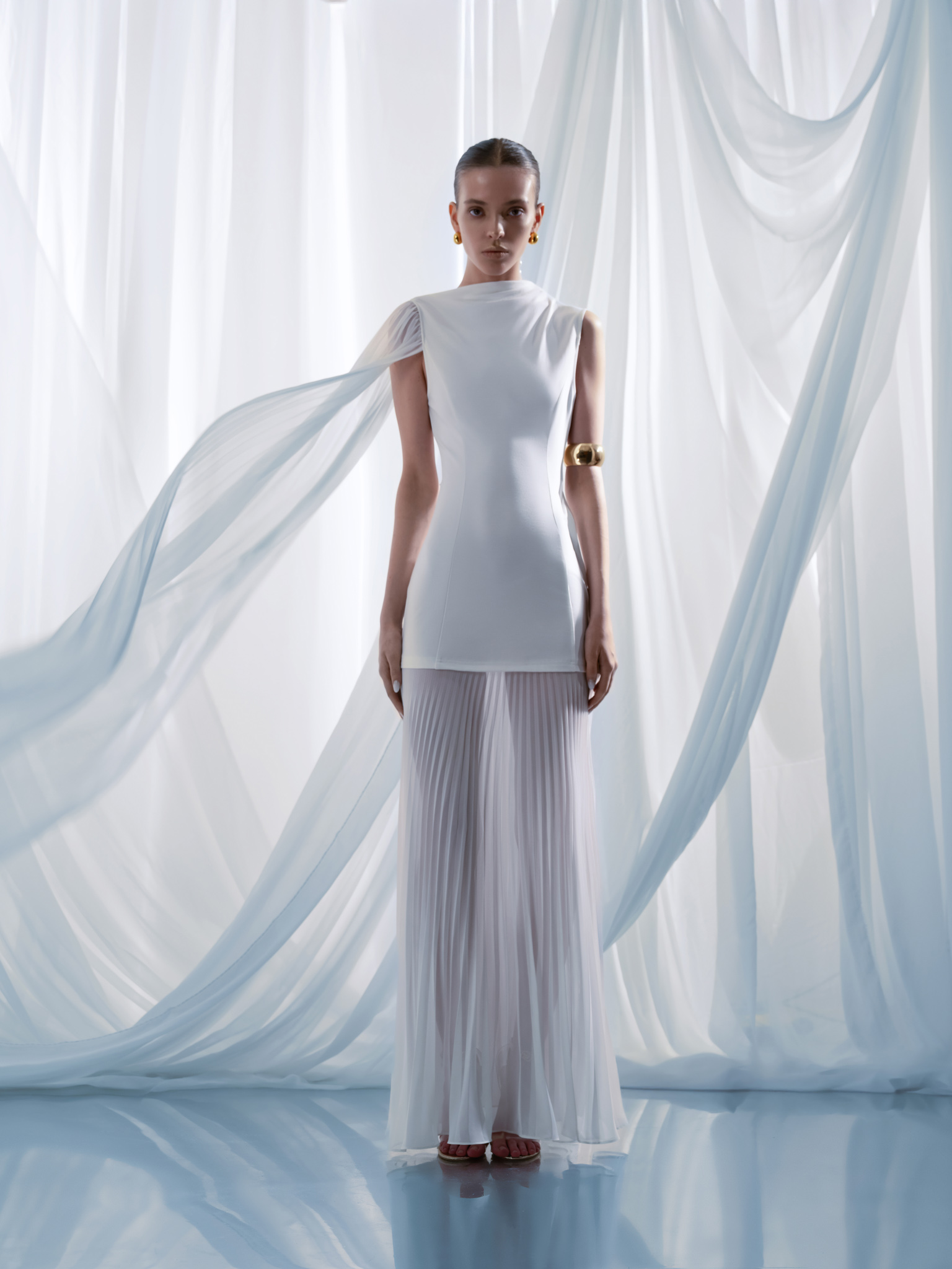 Maxi dress with pleated details