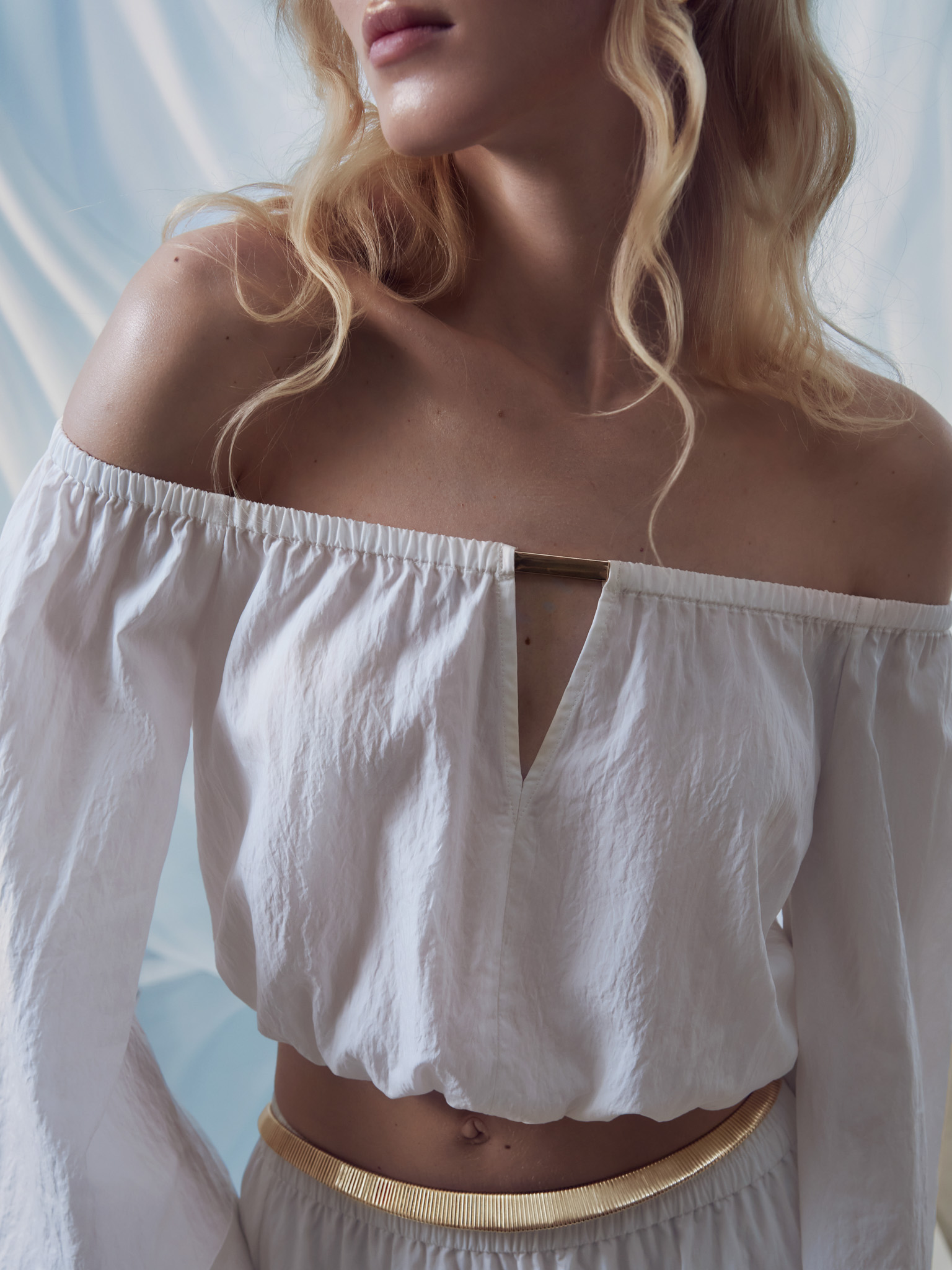 Open-shoulder blouse in textured fabric