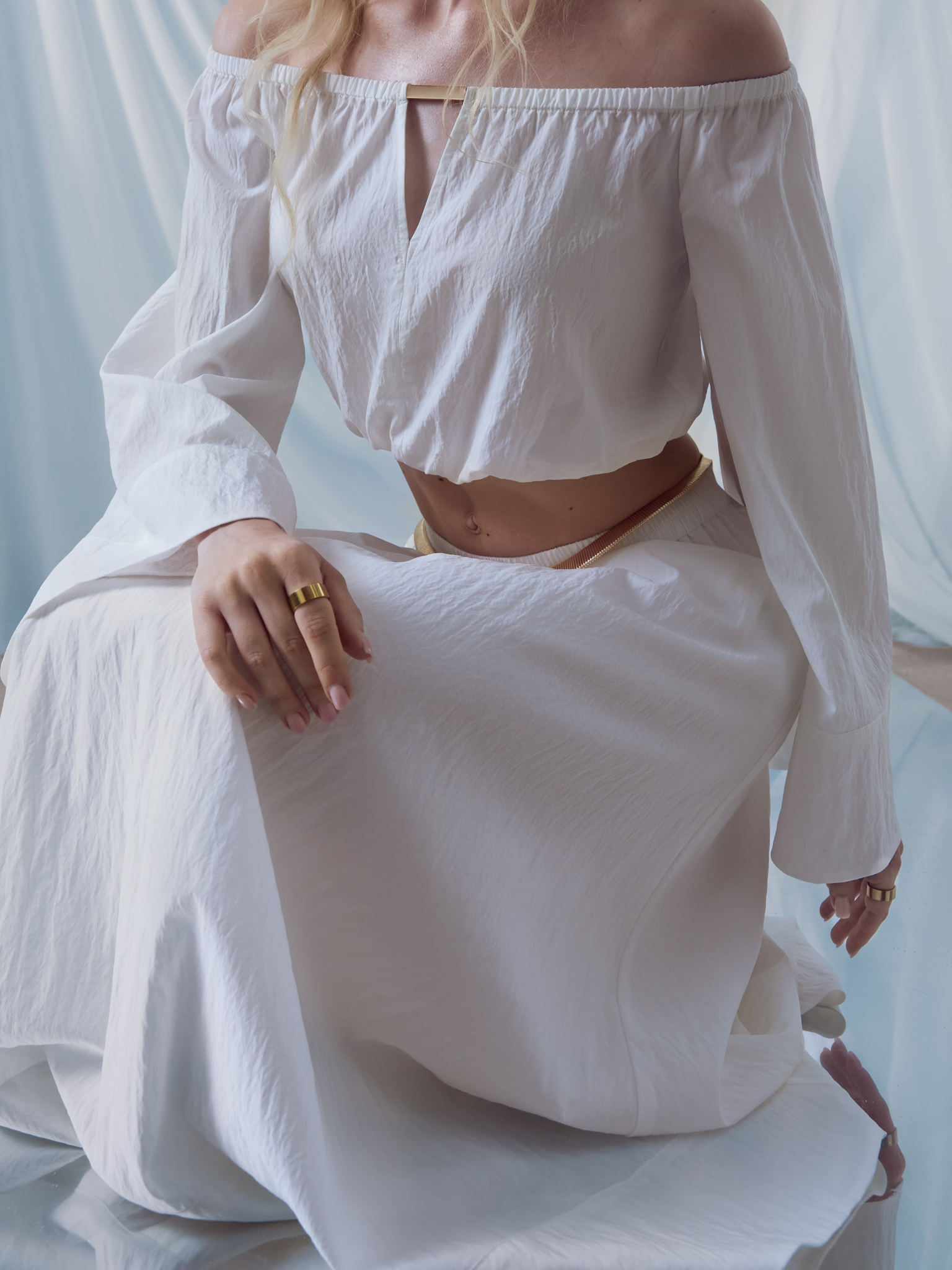 Open-shoulder blouse in textured fabric