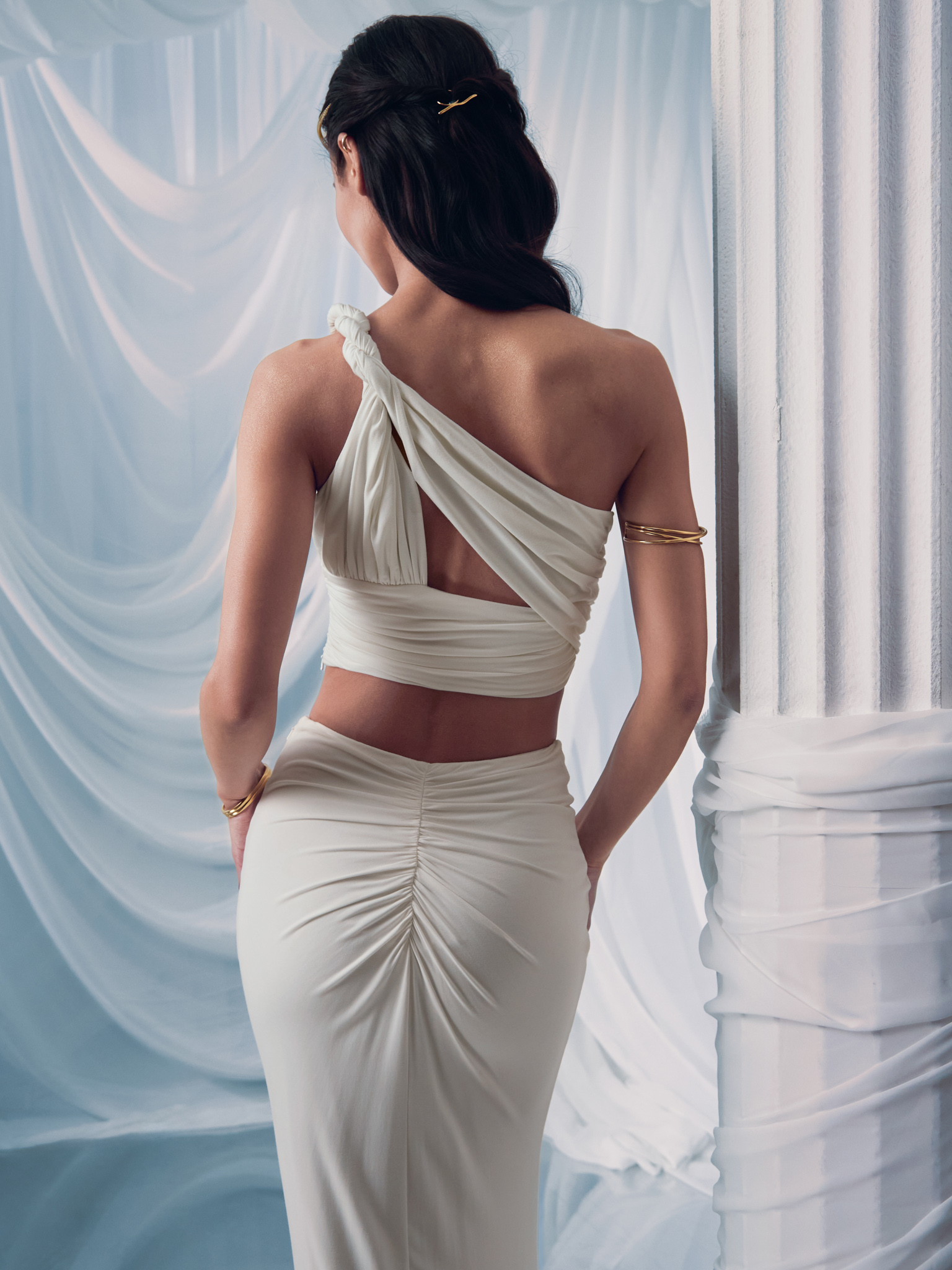 One shoulder jersey top with twisted shoulder strap