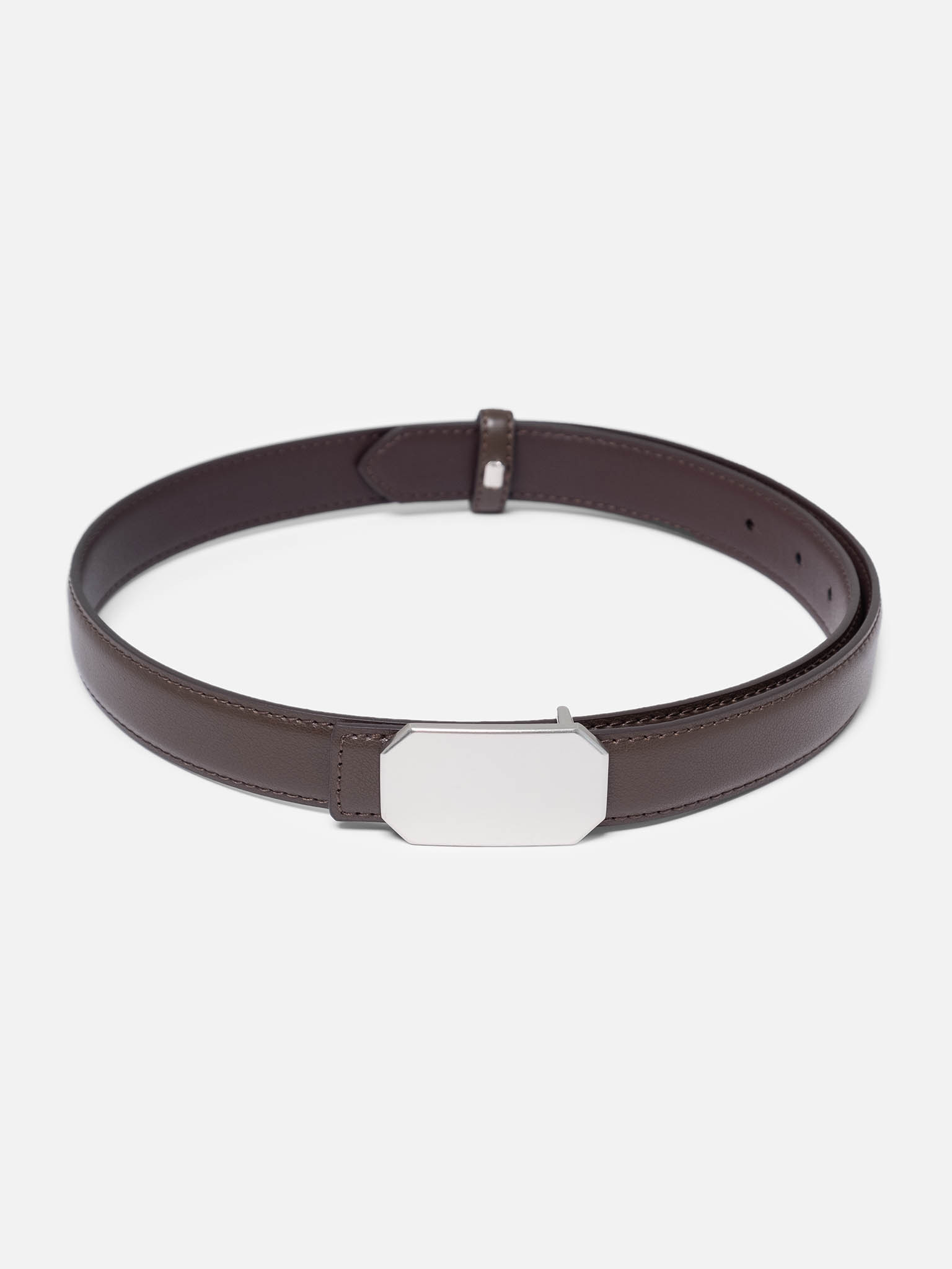 Wide belt with shaped buckle