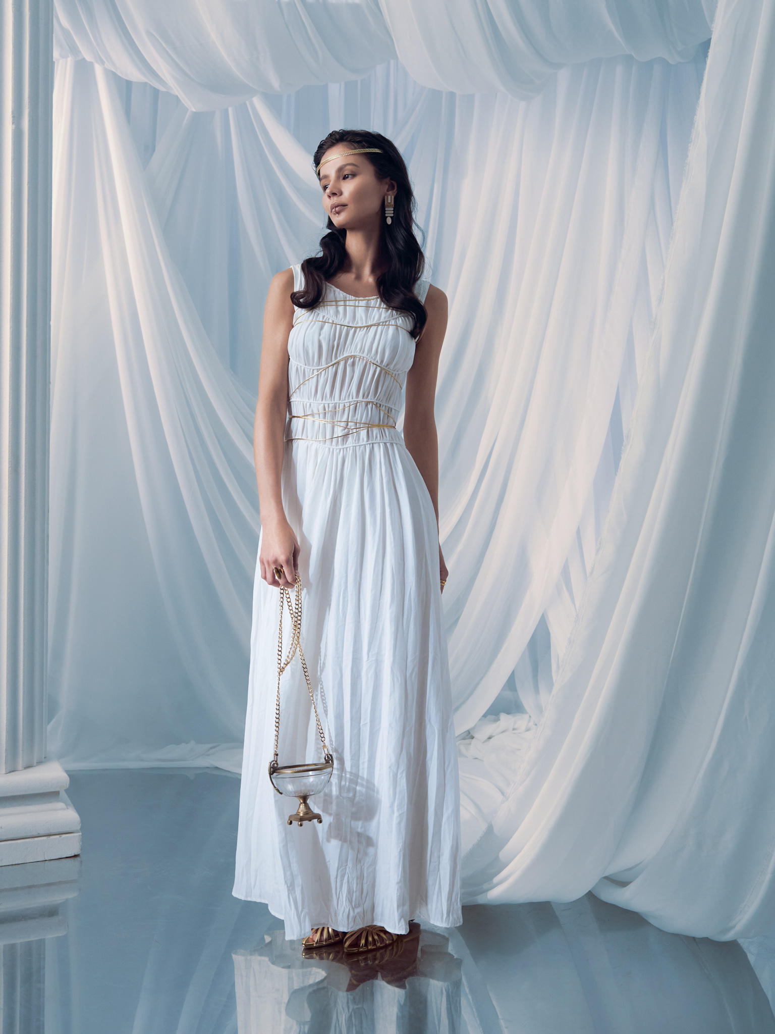 Maxi dress with small gathers on the bodice