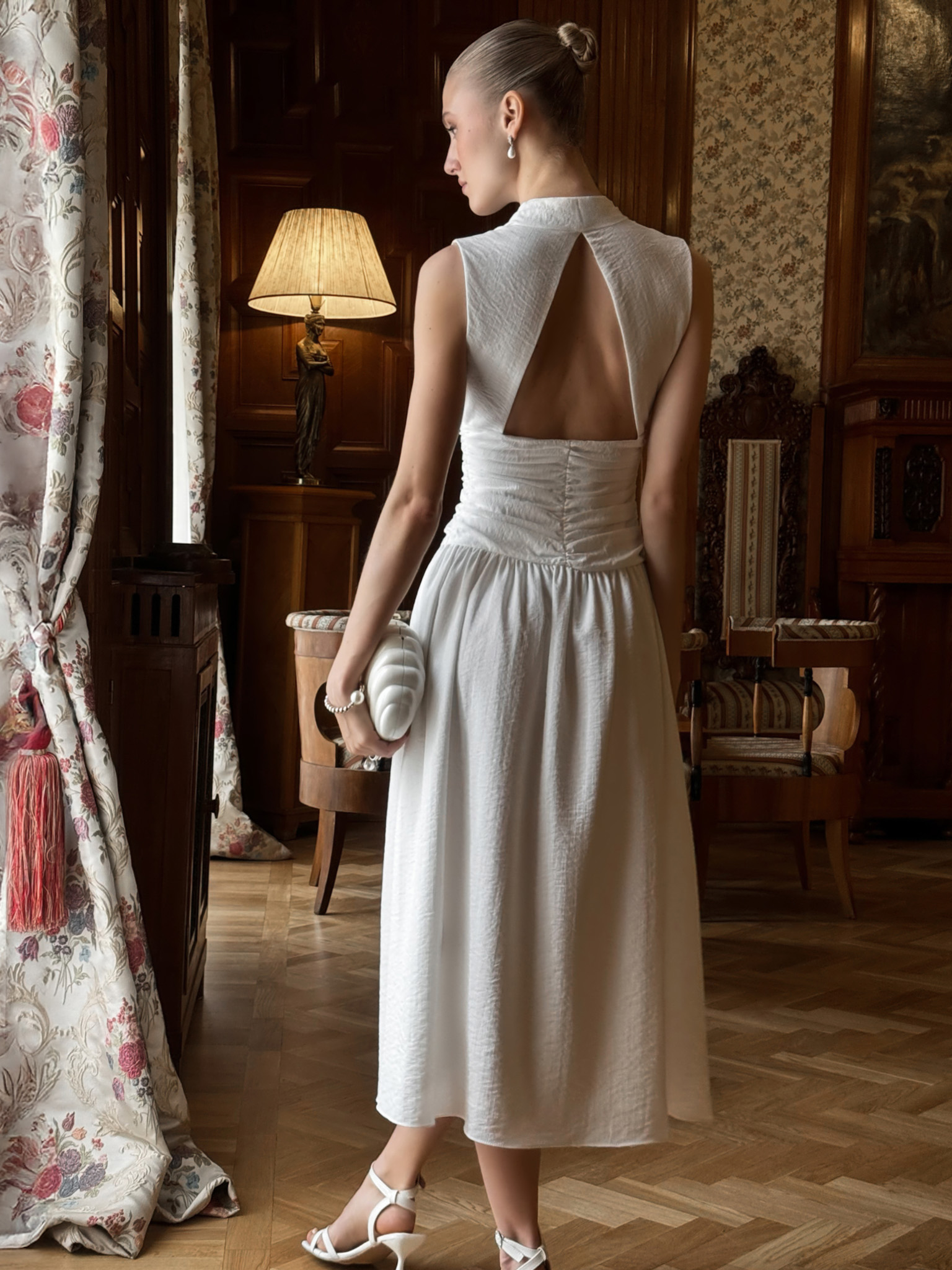 Midi dress in textured fabric with a draped waistline