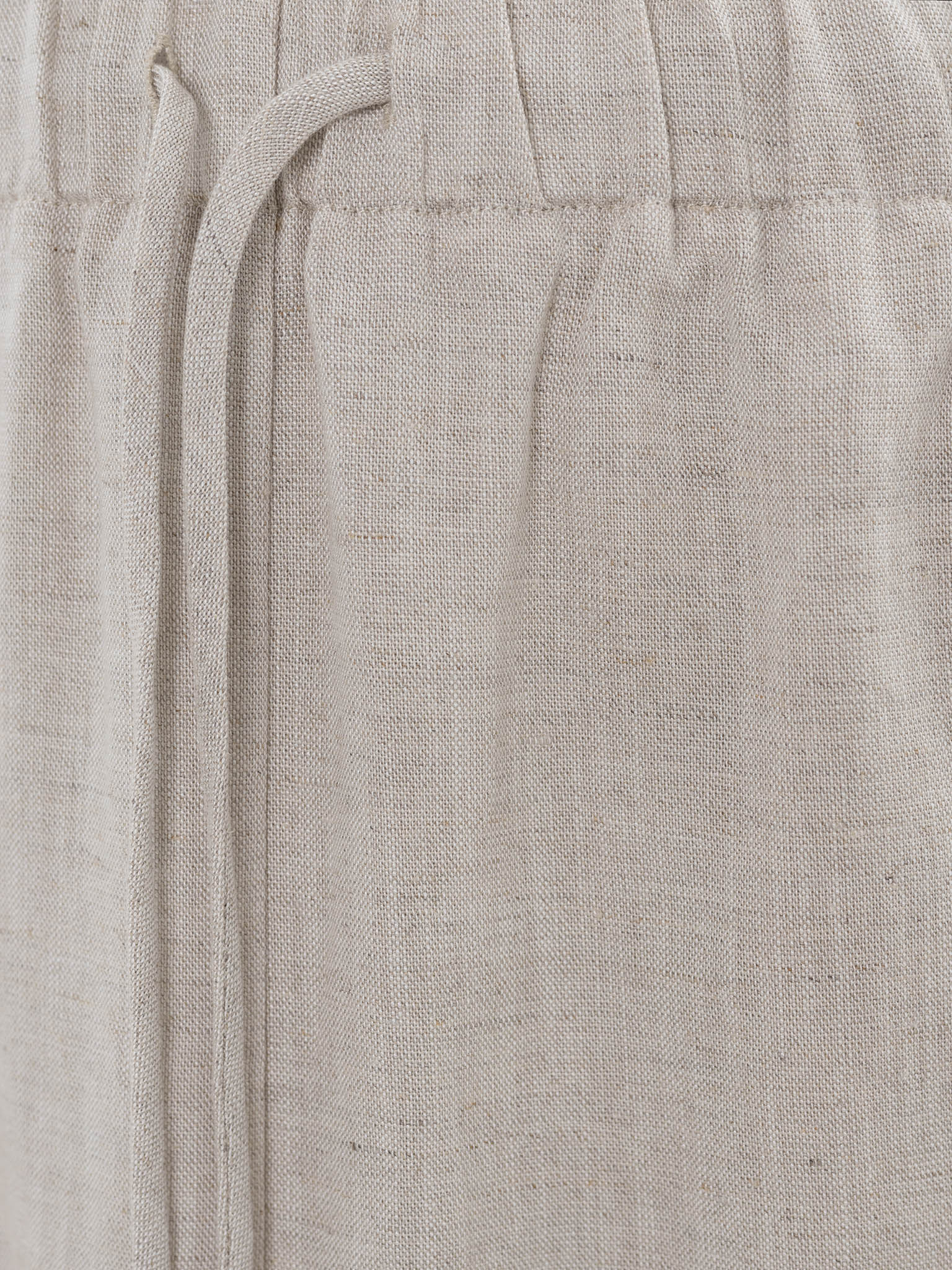 Straight linen maxi skirt with a slit cut