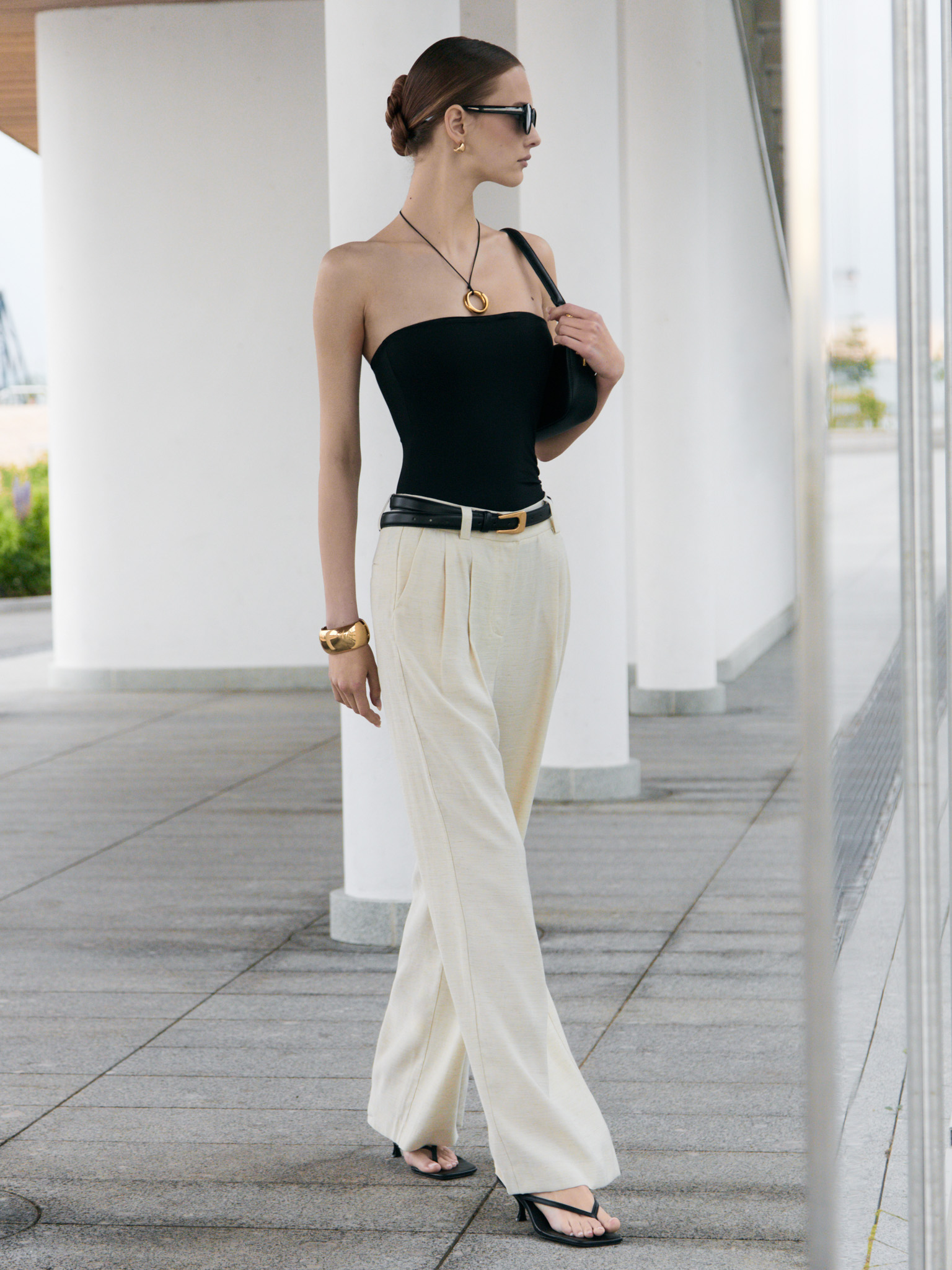 Textured loose trousers