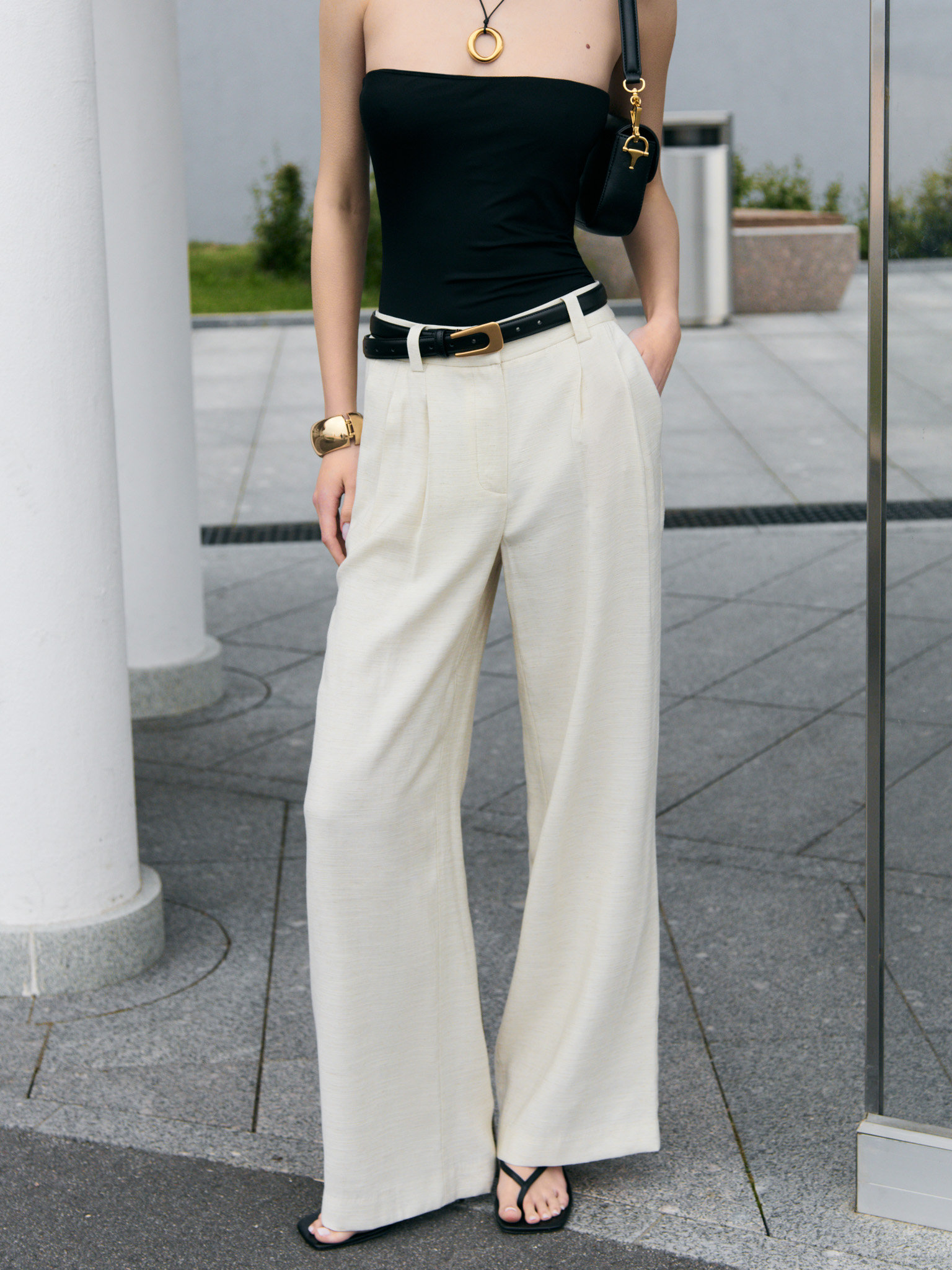 Textured loose trousers