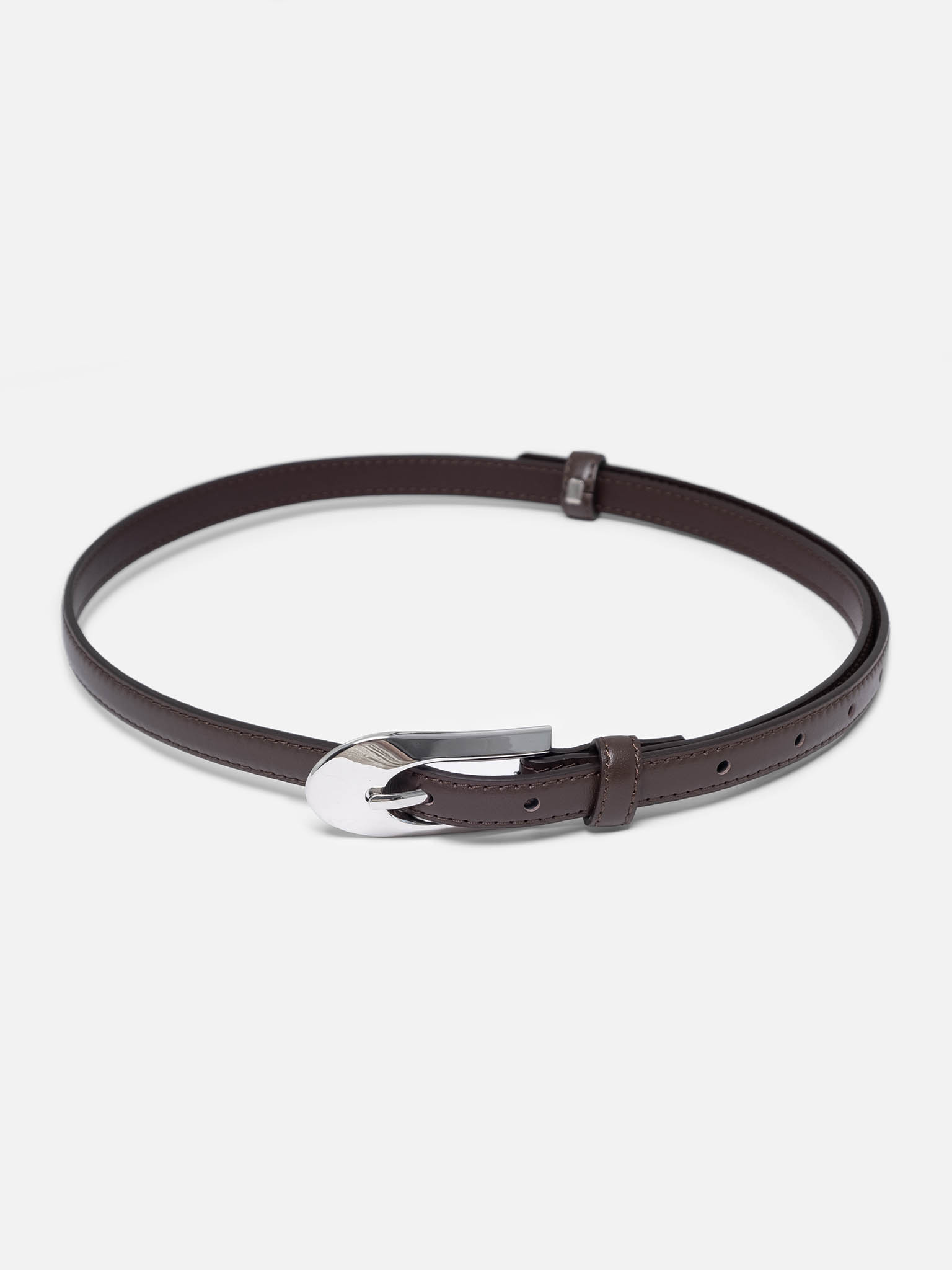 Slim belt with wide buckle