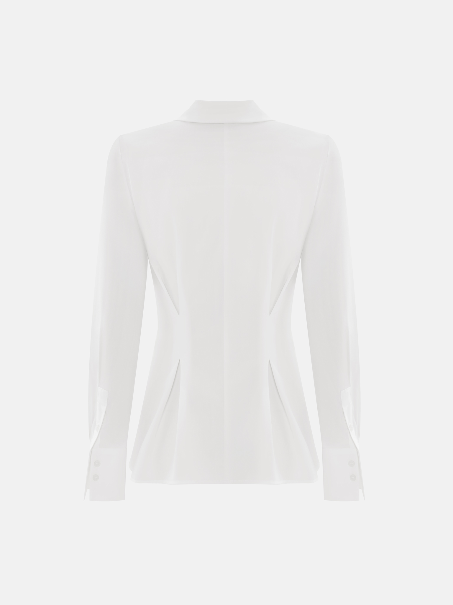 Loose fitting shirt with darts at the waist
