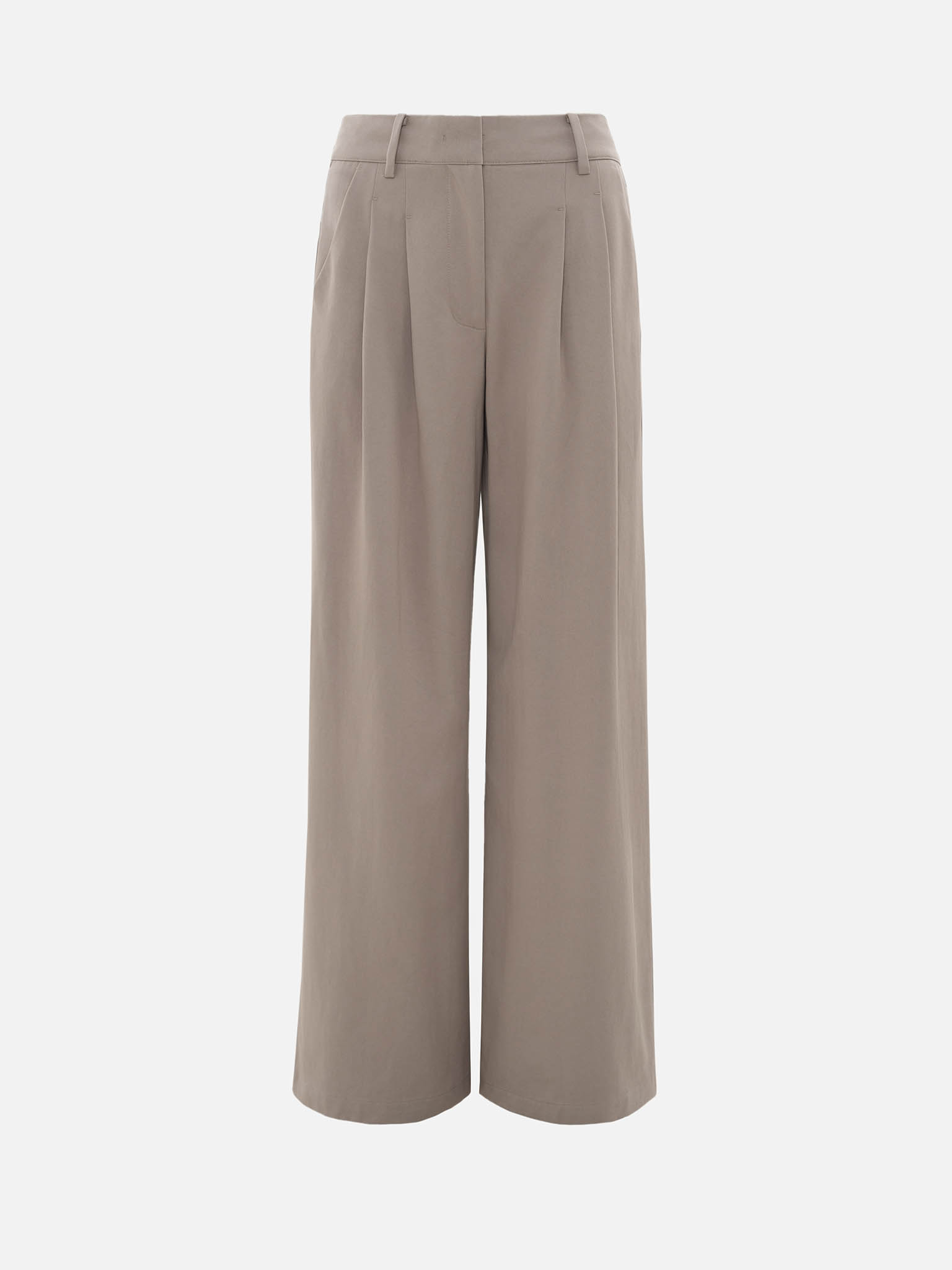Loose trousers with pleats