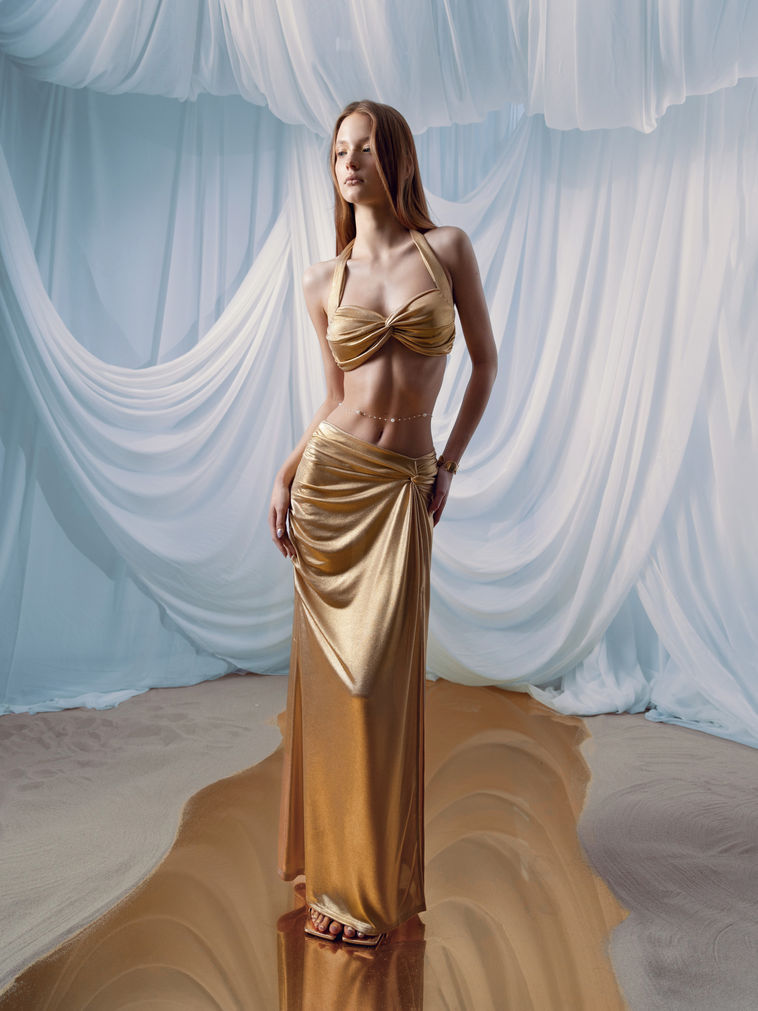 Топ из трикотажа с металлизированным напылением