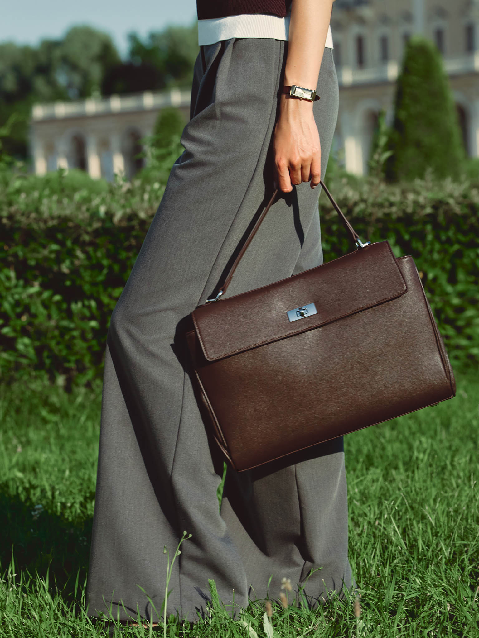 Прямоугольная сумка с металлическим замком на клапане