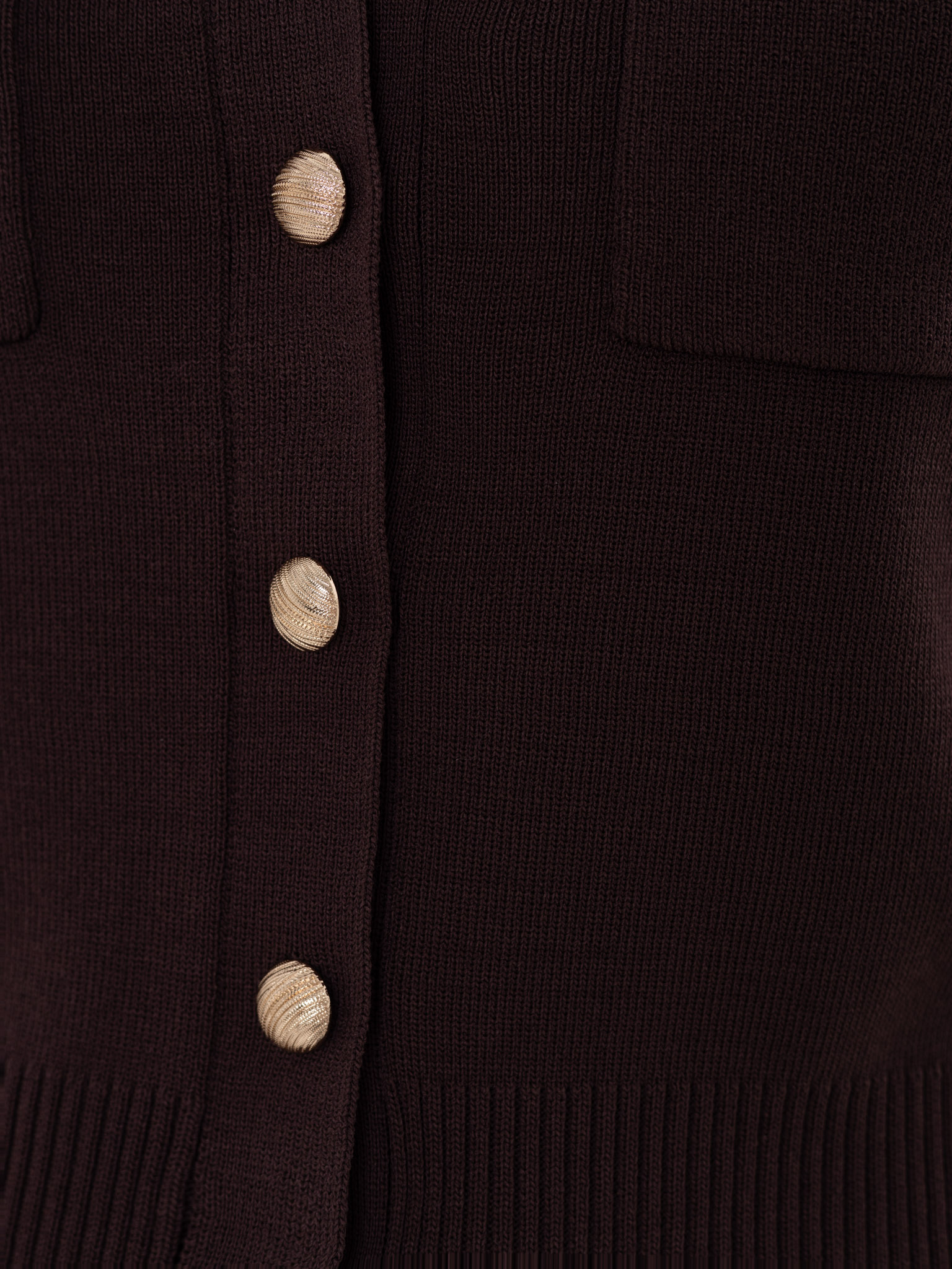 Short-sleeved knitted cardigan with golden fittings