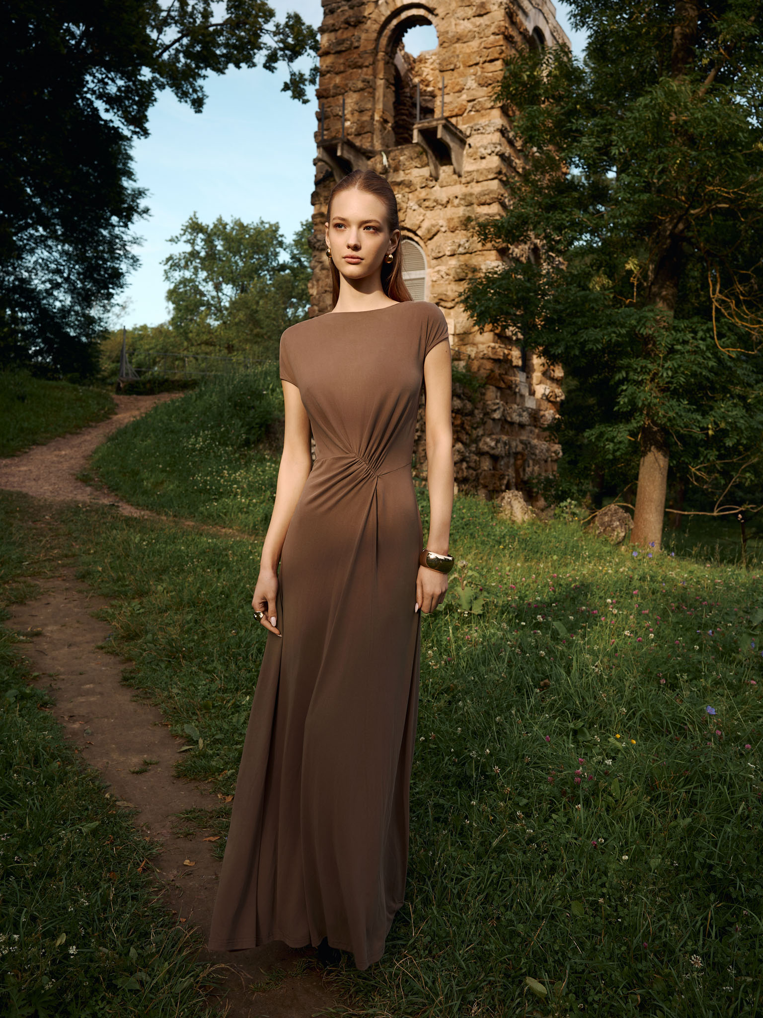 Robe maxi en maille avec ceinture drapée