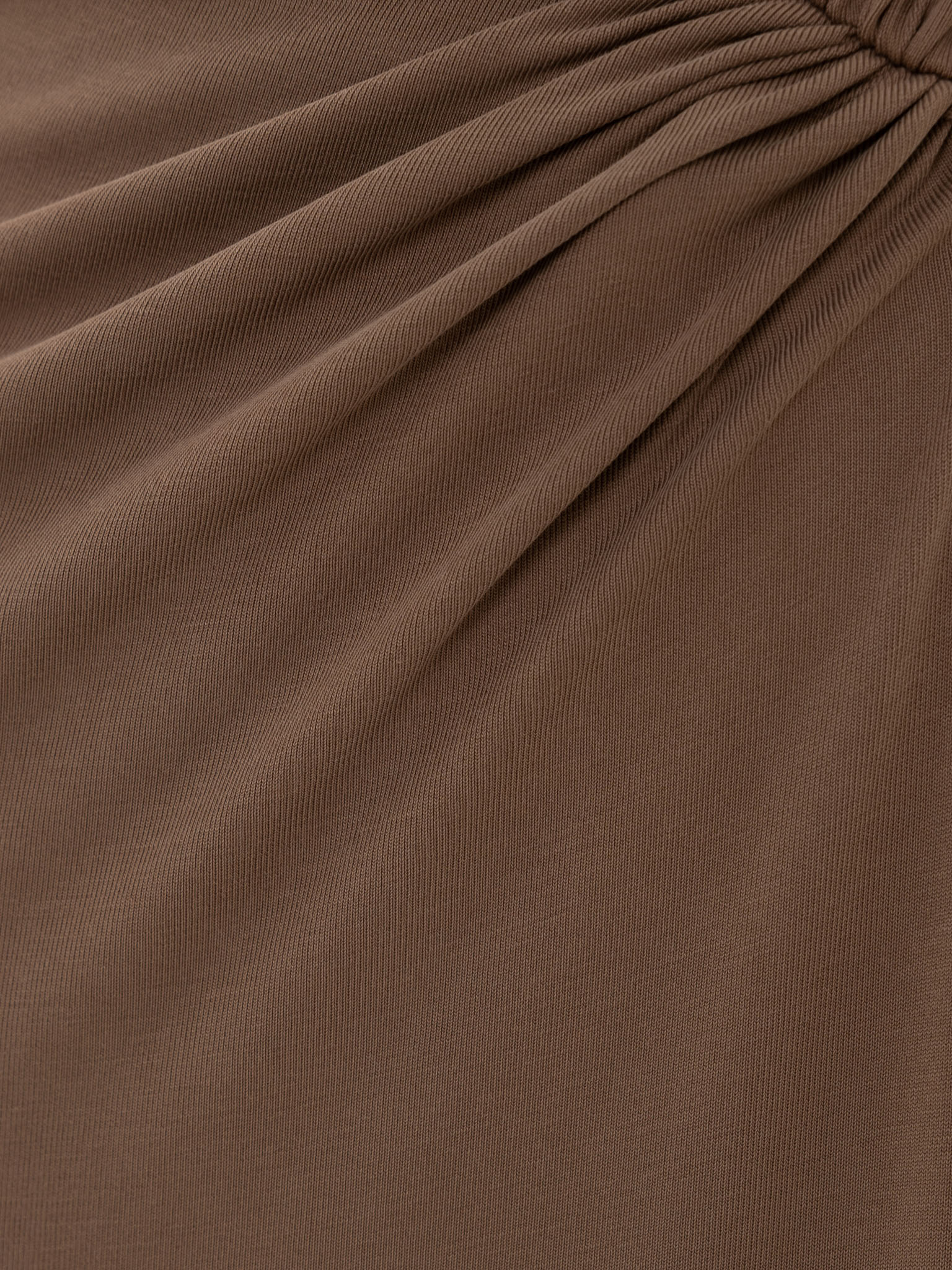 Robe maxi en maille avec ceinture drapée