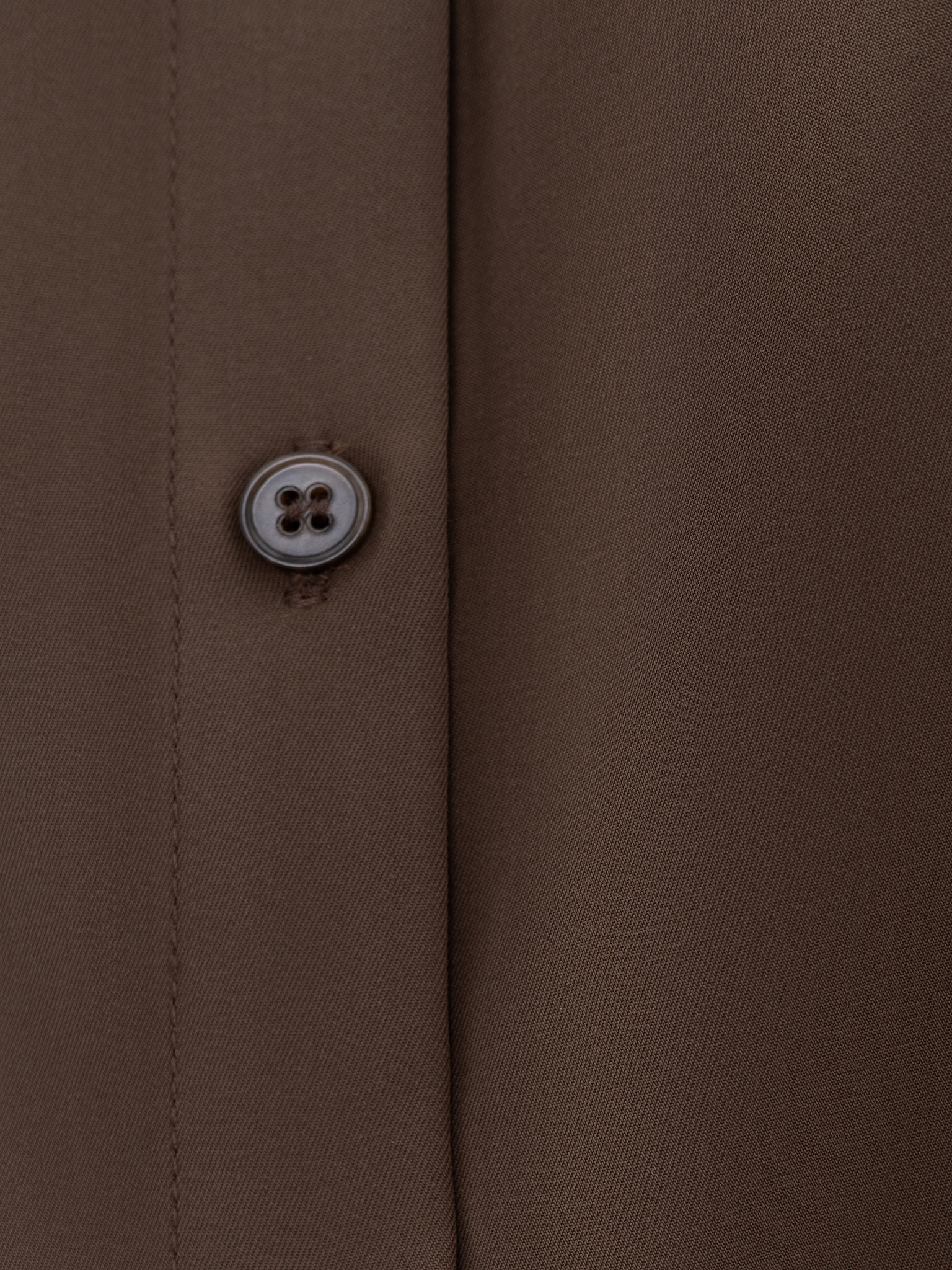 Lightweight shirt with basque