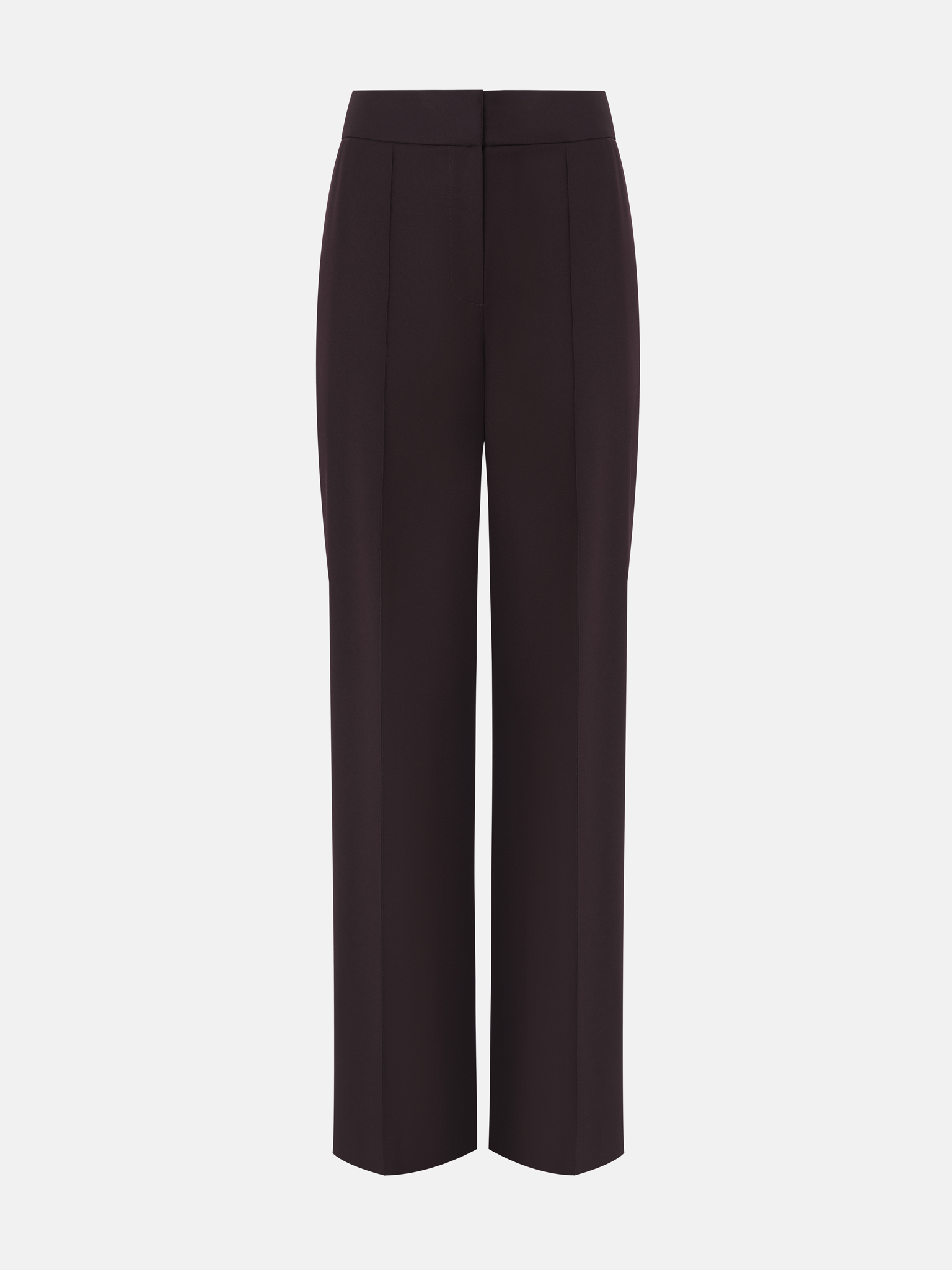 Loose-fitting trousers with creases