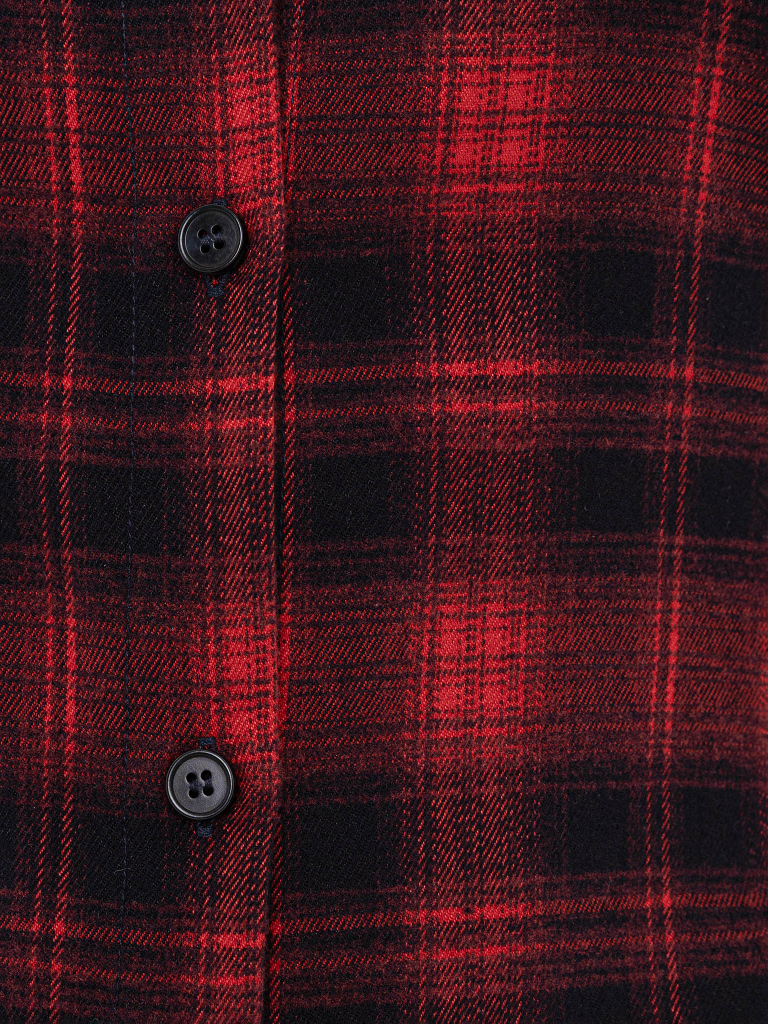 Приталенная рубашка в клетку