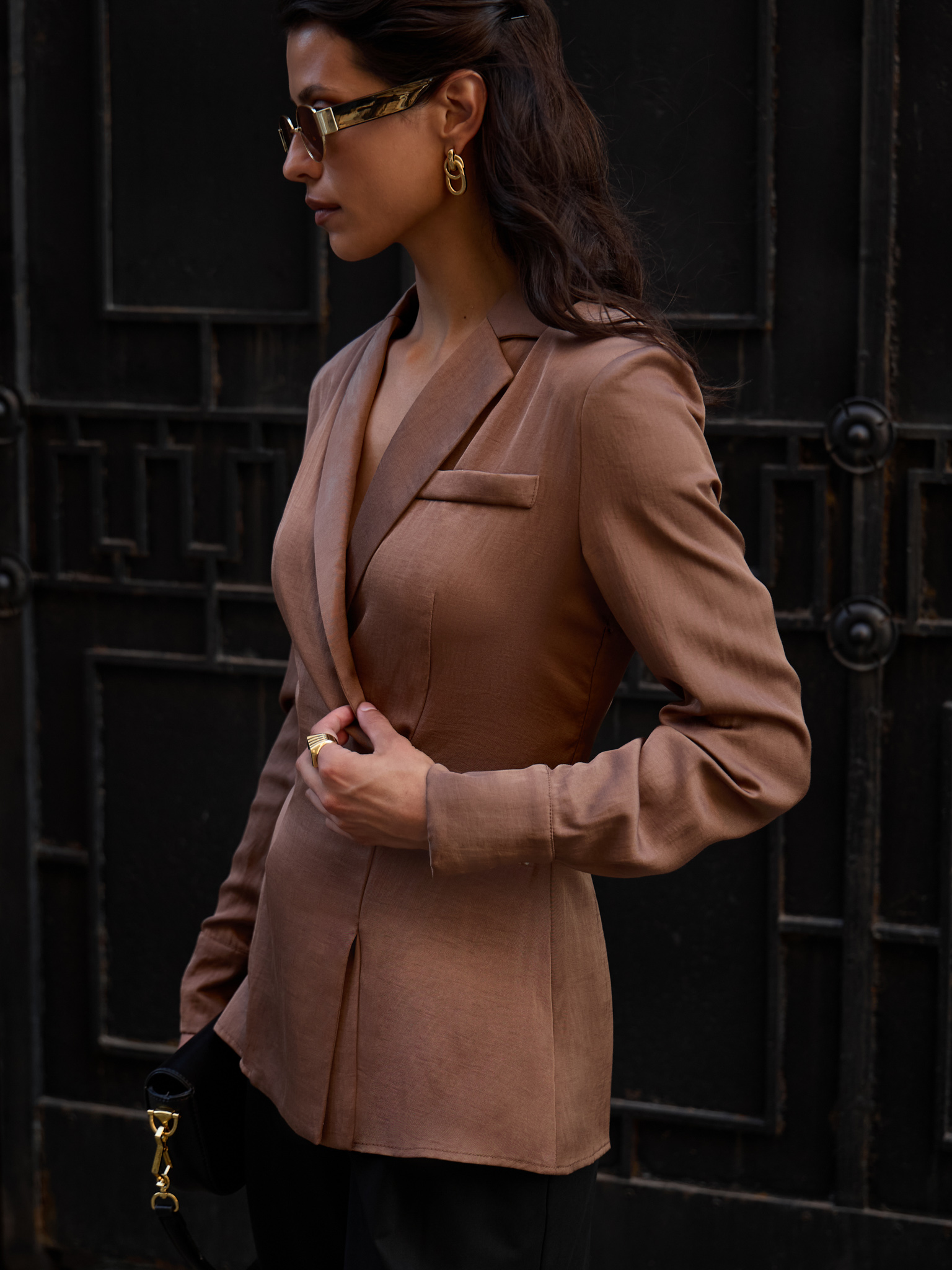 Fitted blouse with wrap imitation 