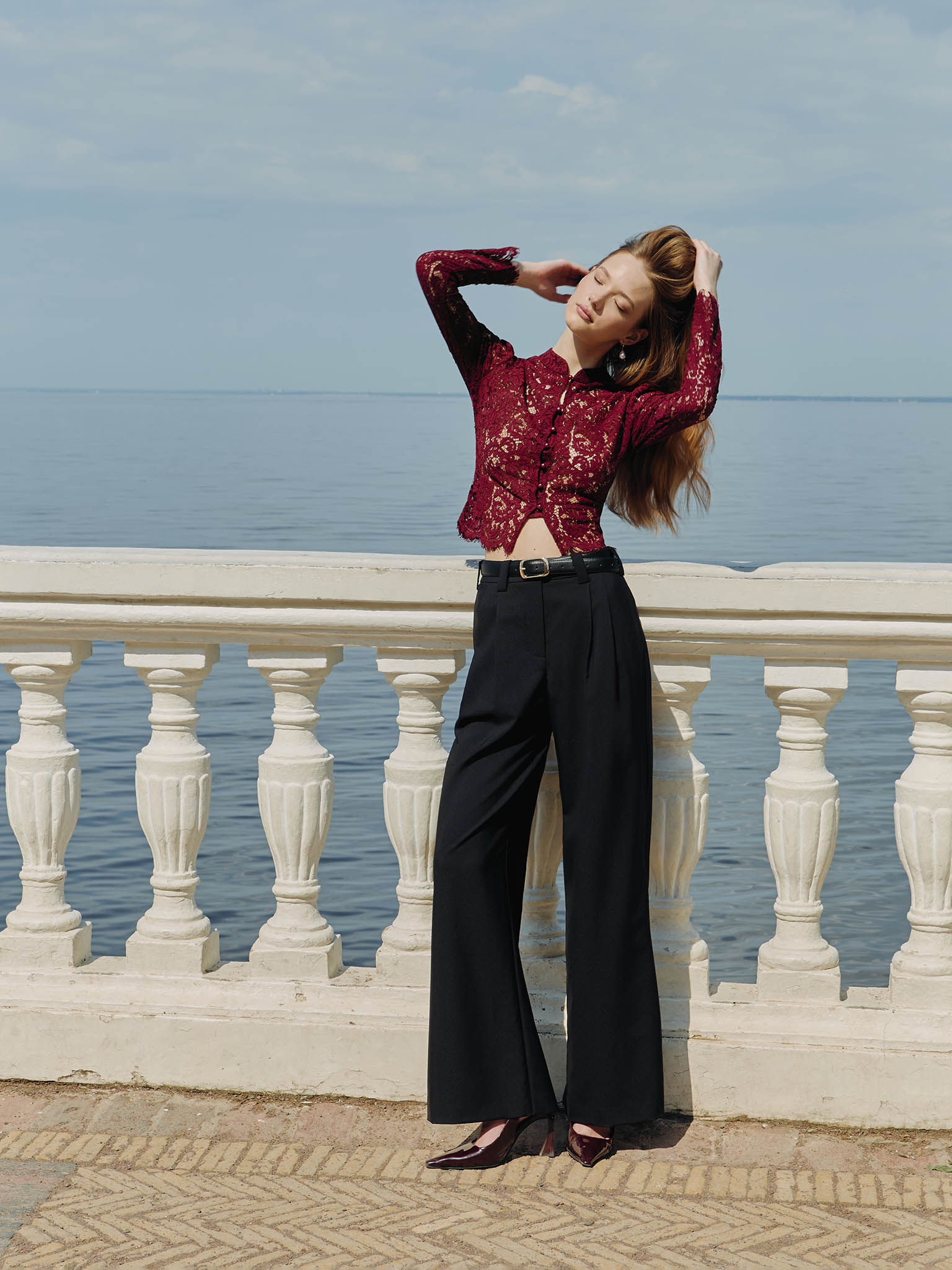 Bluzka z gipiury z guzikami ton w ton