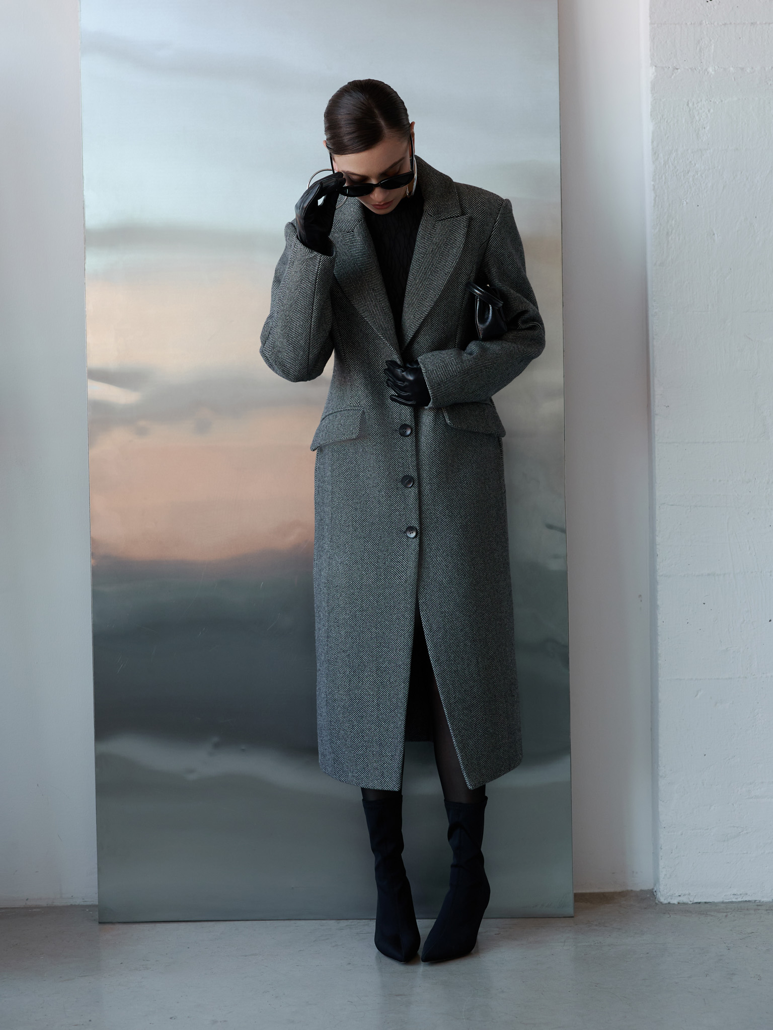 Fitted single-breasted midi coat in woollen yarn
