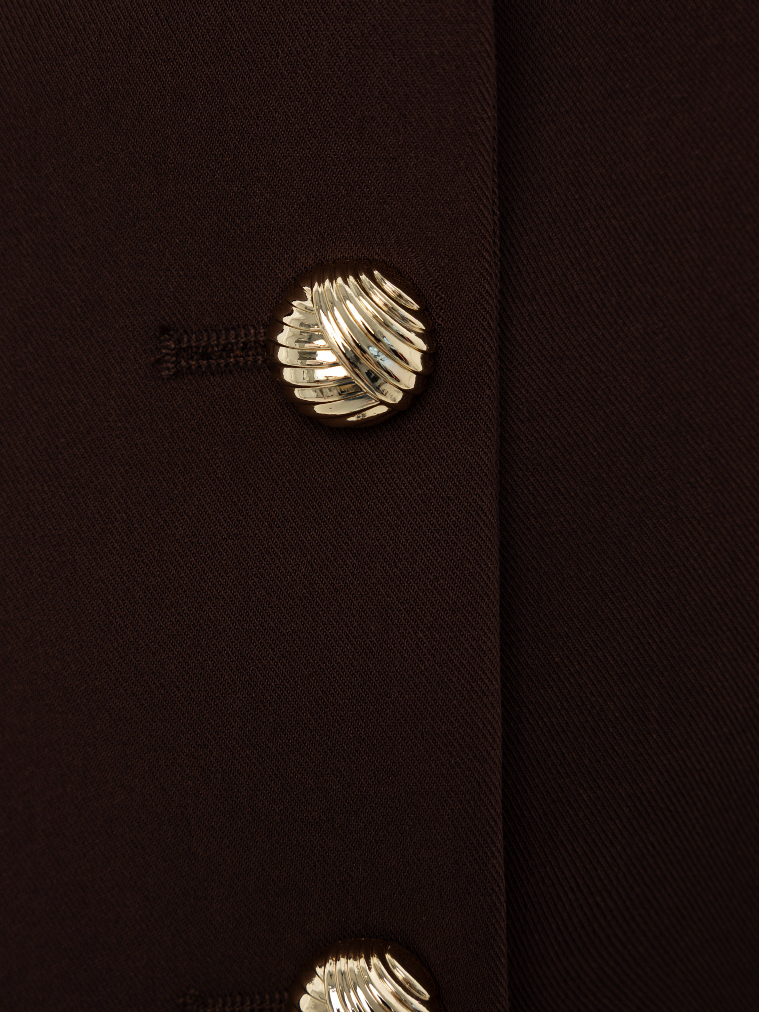 Single-breasted jacket with emphasised waist