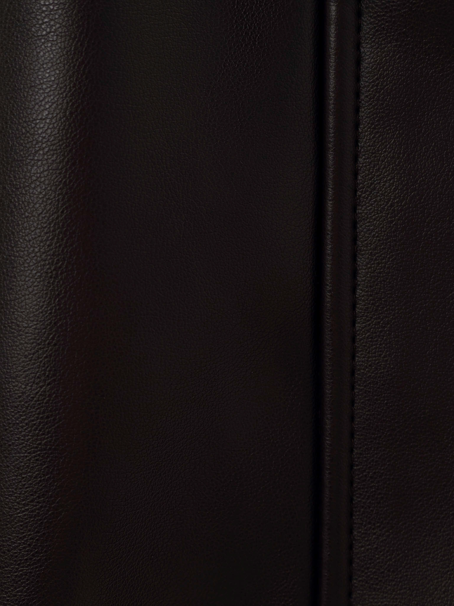 Куртка из экокожи с треугольным воротником