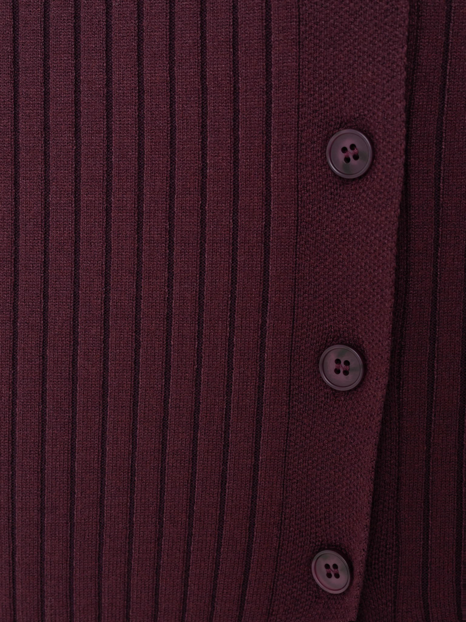 Ribbed knitted maxi dress with triangular collar