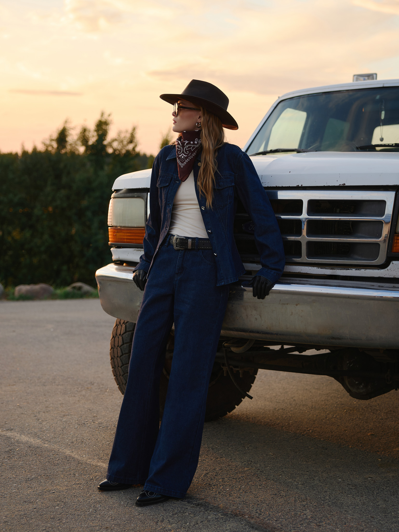 Flared mid-rise jeans