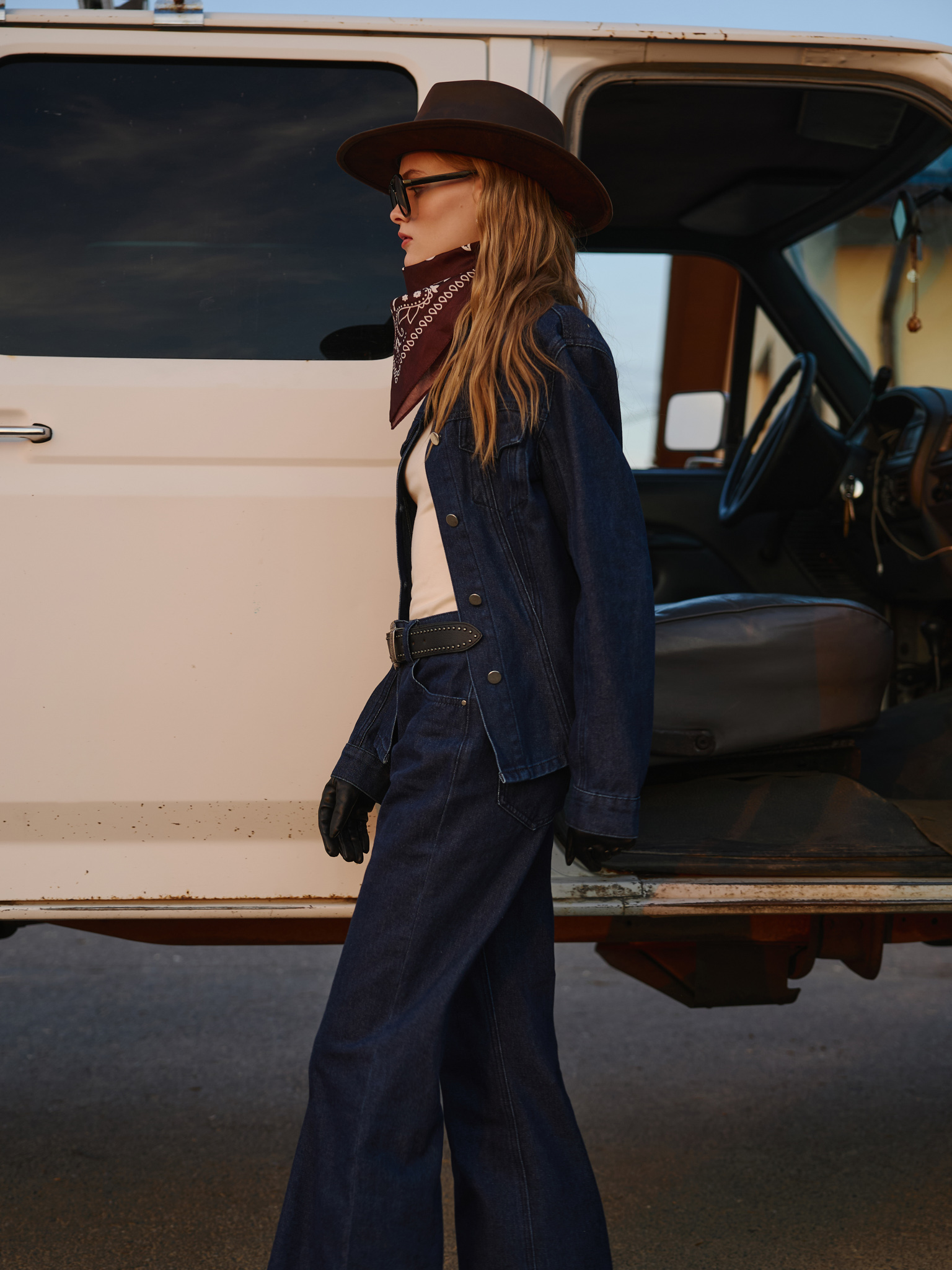 Flared mid-rise jeans