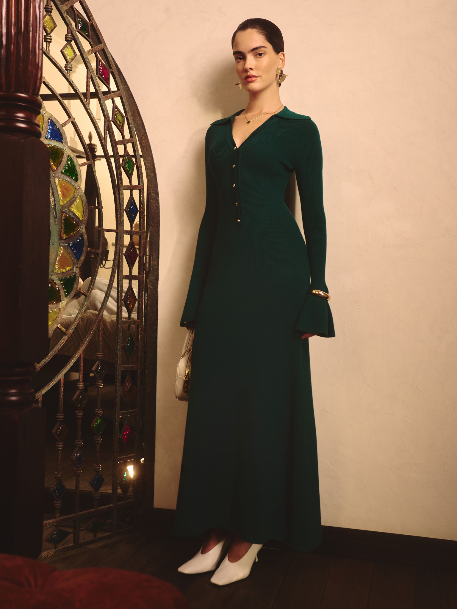 Rib-knit maxi dress with voluminous cuffs and button fastening