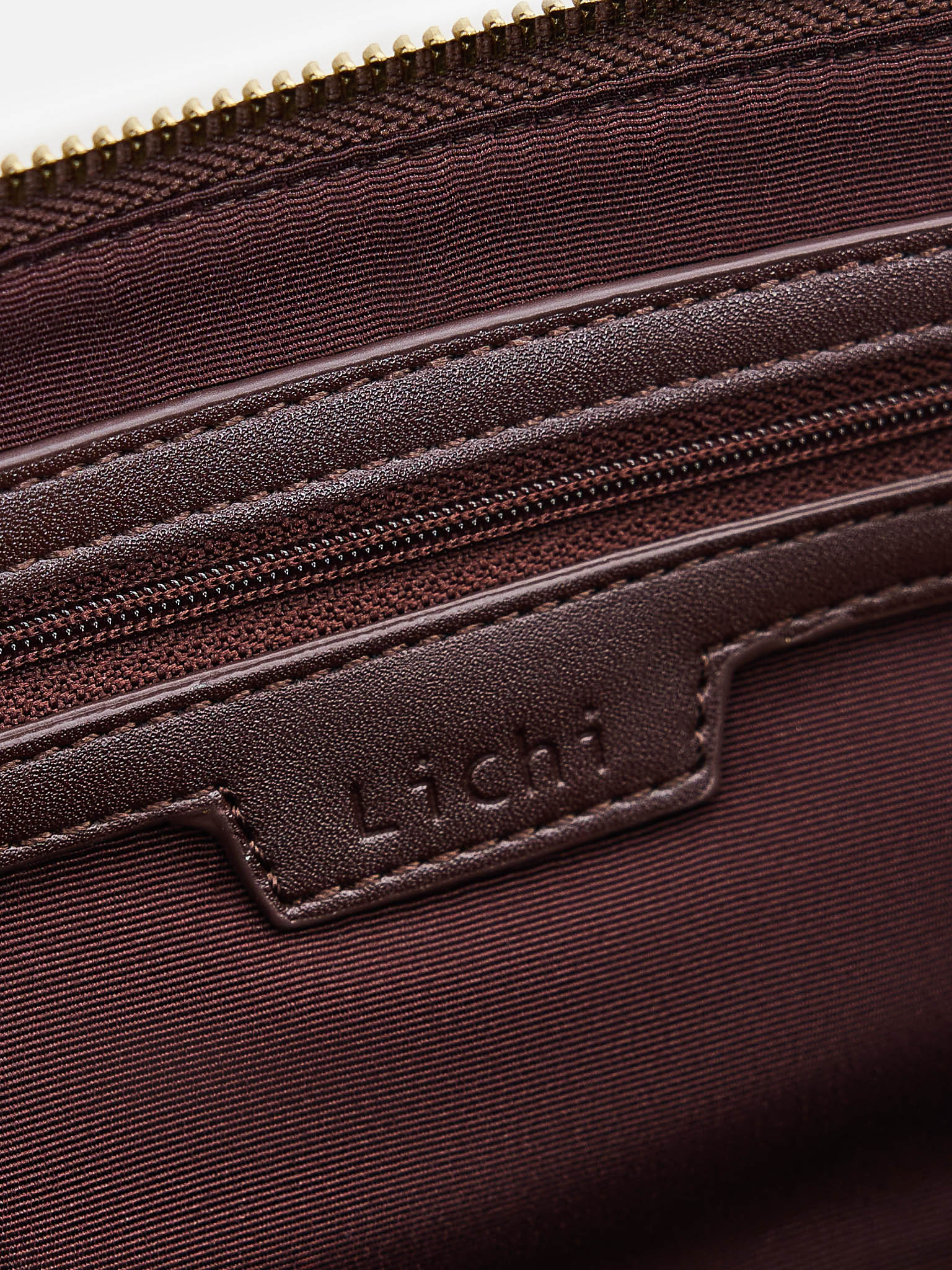 Baguette bag with wide strap
