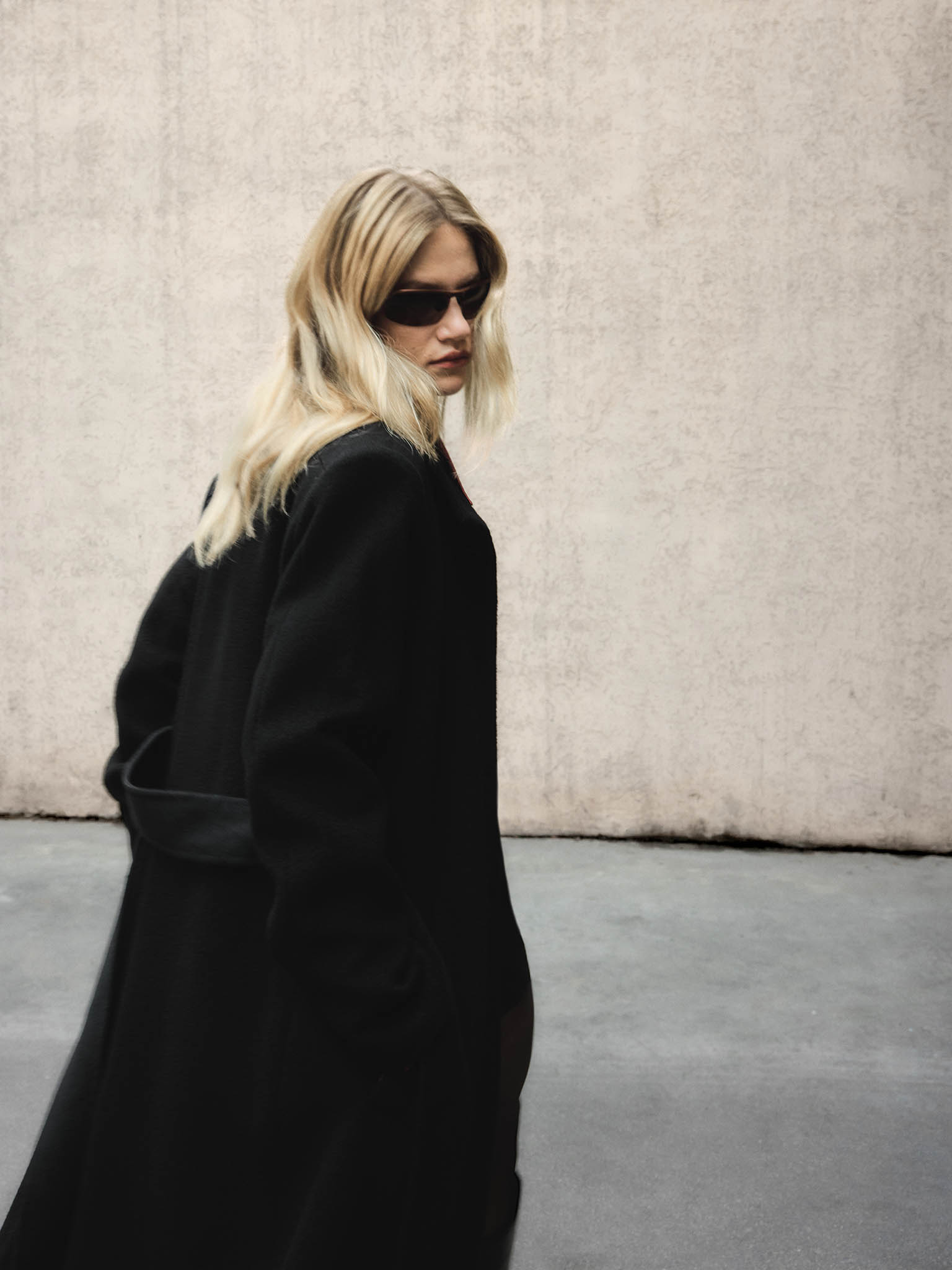 Woollen maxi coat with emphasised shoulders