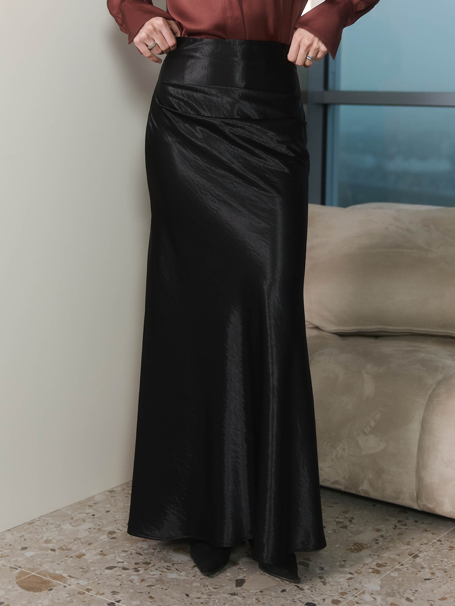Floor-length maxi skirt in crinkled satin